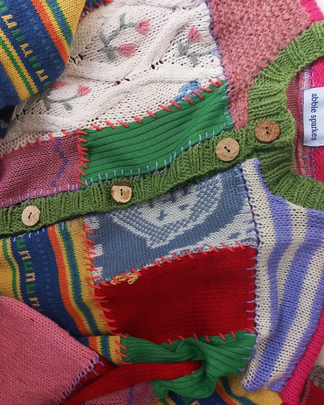 Re-Imagine patchwork knitwear coming very soon to the website!
Jumpers made from secondhand knitwear, which were discarded due to stains and holes, patchworked and re-knitted together to make a one of a kind, circular and sustainable jumper
#reimagine #sustainablefashion
#circularfashion
#oneofakind #patchwork #upcycled #sustainableknitwear #knitwear #duurzaam #dsfw #reshare #duurzamekleding #duurzamemode #handmade #smallcreativebusiness