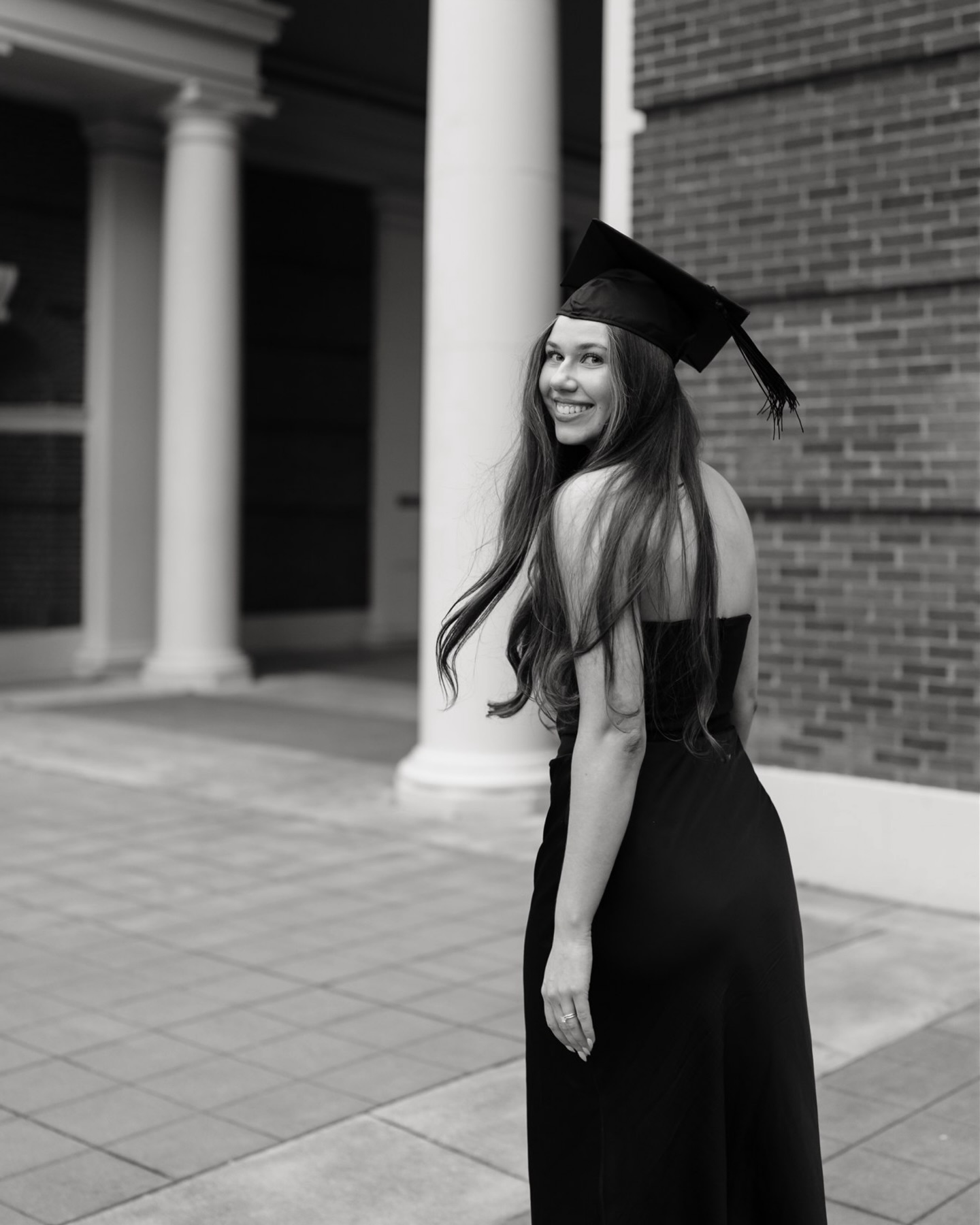 First grad session of 2026 was put on the books yesterday! To celebrate, here are some of my favorite shots of last year’s grads:)
It is NOT too late to reach out about grad photos for this spring. I still have availability for April and May, so OSU grads, UO grads, Linfield Grads, Willamette grads, PSU grads, UP grads, and all the other western Oregon schools, I’m excited to work with you! Pricing info can be found on my website - linked on my stories today!