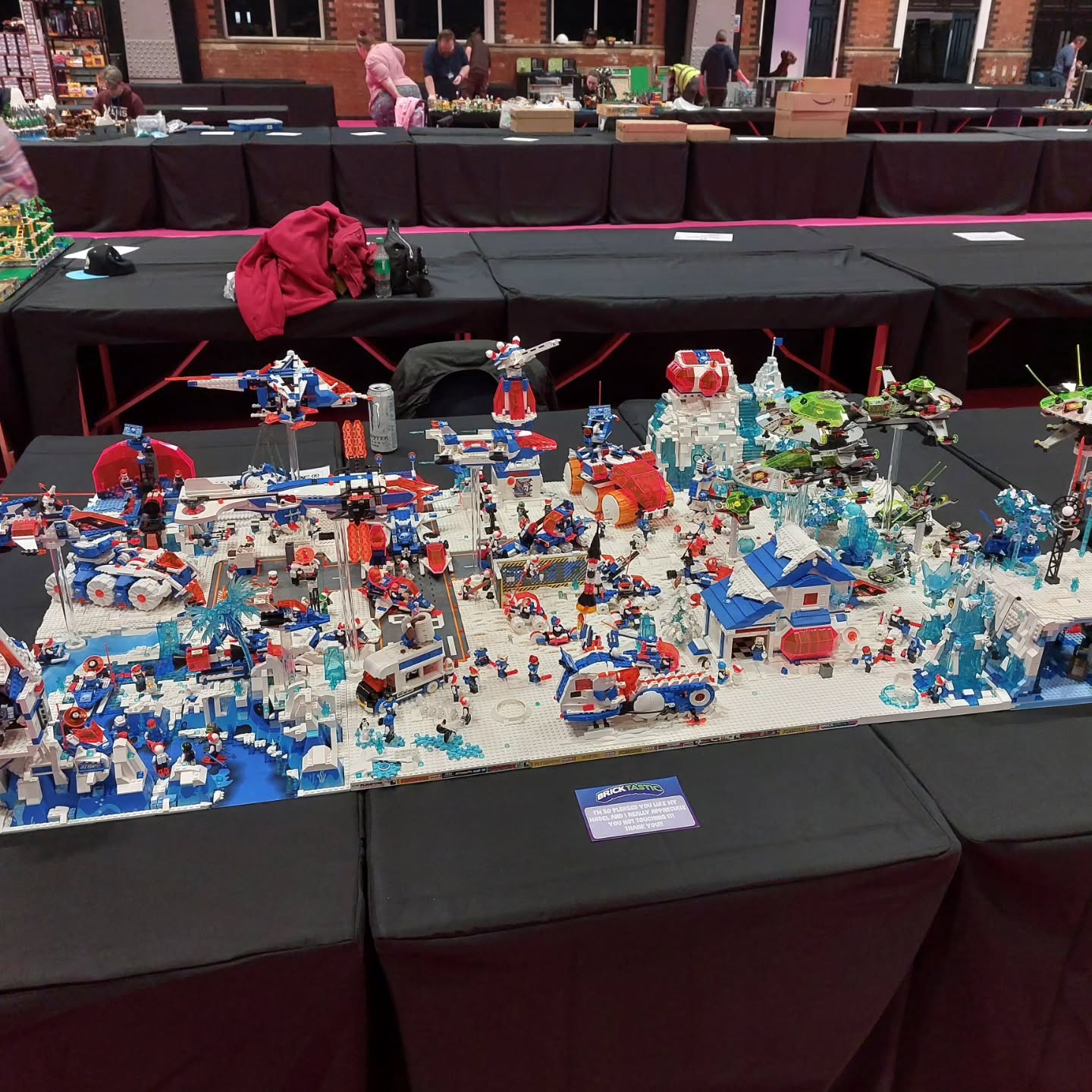 Almost done with the first day of displaying at Bricktastic Manchester. Thank you to everyone who popped by and said hello. Looking forward to meeting those of you with Sunday tickets.
#bricktastic #lego #iceplanet