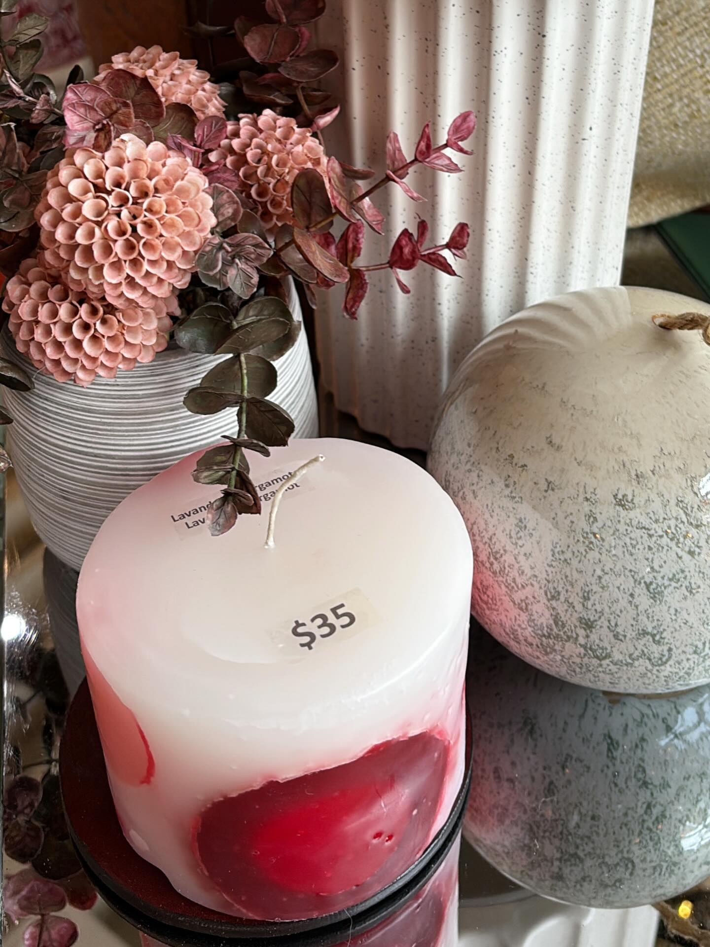 Notre bougie Lavande & Bergamote est enfin arrivĂŠe đŤ
Our Lavender Bergamot candle is finally here đŤ
â˘
â˘
â˘
#doozycandle#lavendar#lavendarbergamot#chelsea#candles