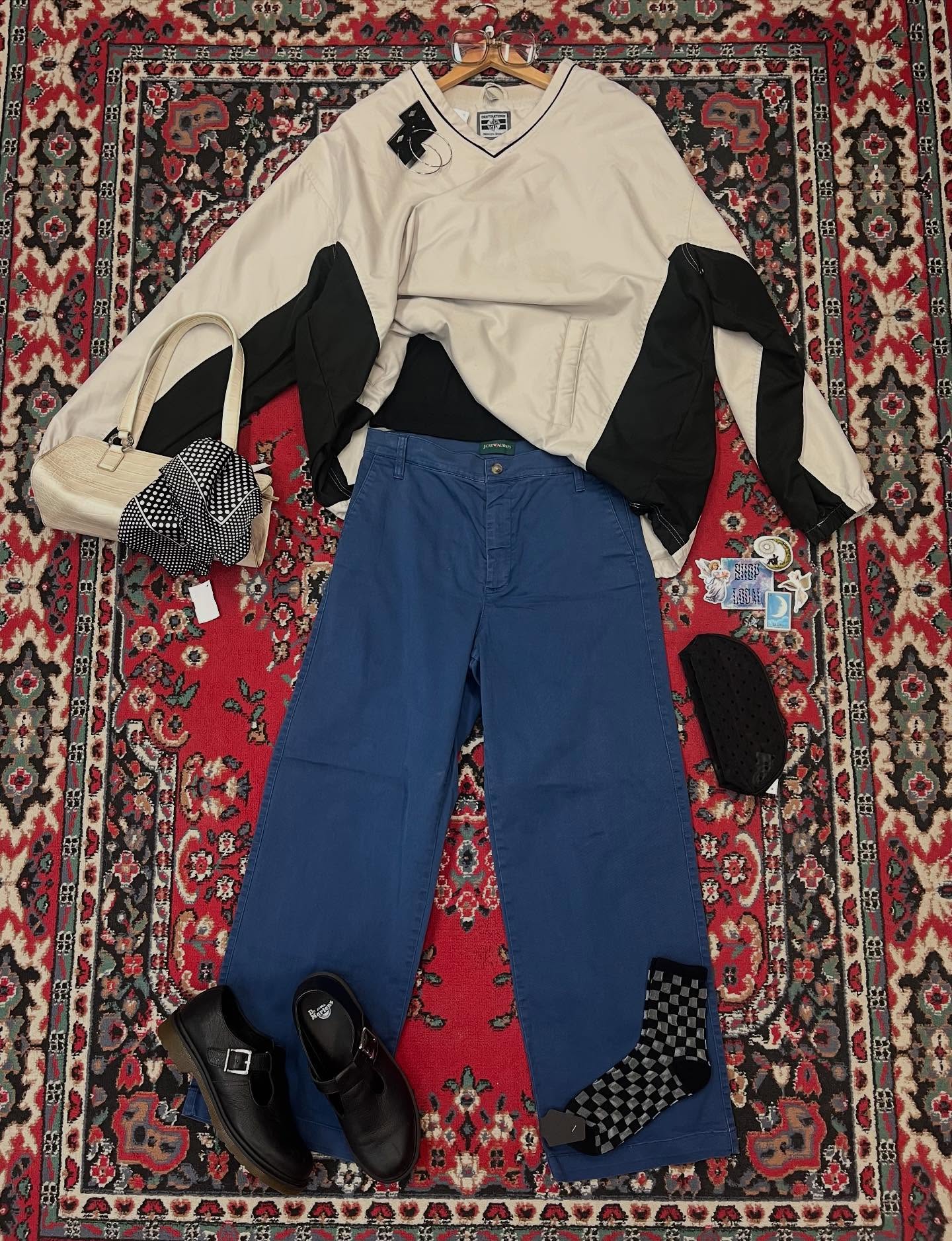 Loving this one from Lee - taking fun vintage pieces and wearing them in more modern ways is one of the core LDR “things that make us, us” 🙏🤘 #couchsaleswithldr #ldrstaffpicks
DETAILS:
Earrings- Hoops $15, Studs $12
Glasses- $21
Tank- Inclination, S, $22
Pullover- Vintage, 2XL, $23
Pants- J Crew, 8, $14.50
Dr Martens Mary Janes- size 9 $52
Socks- $7
Scarf- $9
Makeup Bag- $12
Purse- Tommy Hilfiger, $24
Shop Local LDR Sticker- $2
Misc Stickers- $4
Matches- $3
Sodalite Star- $6