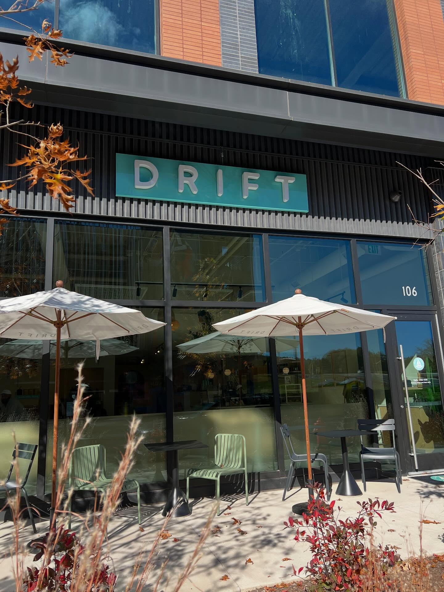 It’s definitely a @driftcoffee.kitchen kind of morning ☕️ Stop by for their signature flat white, plus a full menu of breakfast and brunch to go with all of their premium coffee and tea