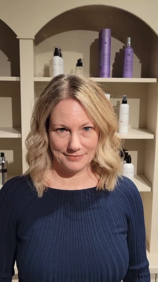 This beauty has a special place in my heart ❤️
I've been doing her hair for more than 20 years, and she's always been such a pleasure to have in my chair. We've been through a lot together, and she's stayed with me through it all. An actual blessing ✨️🙏🏼 thank you, Jenn ❤️🥹
Jenn got her highlights touched up -> she booked a partial highlight and a cut and style. We toned her hair a beautiful champagne blonde with a cool natural ash shadow root. We love it. 💃✨️ and she's gorgeous as usual.
If it's your turn for your highlights to be refreshed or any other hair maintenance appointment, you can find my booking link in my bio above ⬆️☕️
#salonandwellness #shampoosociety #bespokehairexperience #whitbyluxurysalon