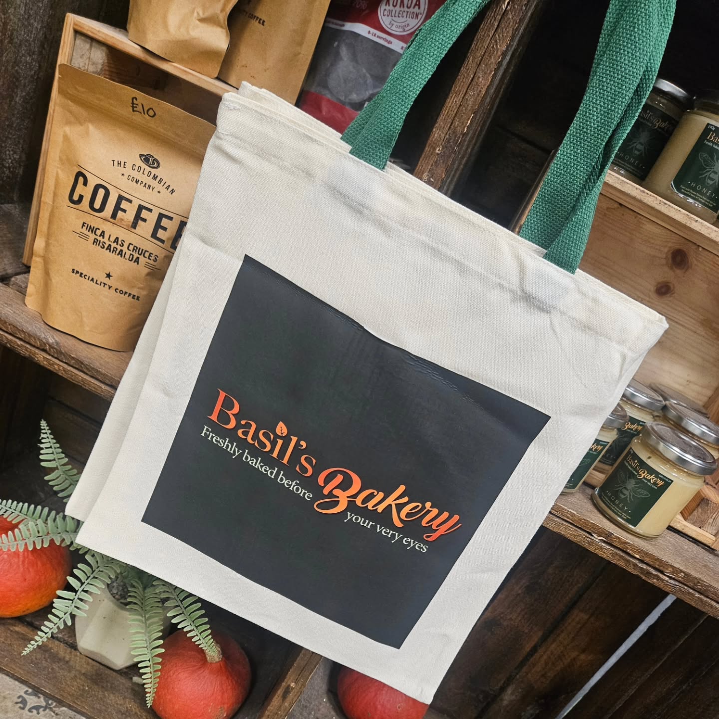 Our cotton bags just arrived!!!
What do you think!!! They have a minimal impact on the environment! #suportlocal #indepentantbakery #familybakery #cottonbag #artisanbakery