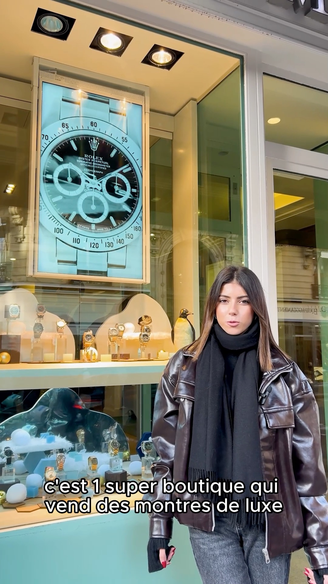 🎥 On vous emmène avec nous 👀✨
Aujourd’hui, Noah vous fait découvrir l’installation d’un nouvel écran vitrine chez notre client Kronos 360 ⌚
Une boutique spécialisée dans les montres de luxe qui voulait :
✨ Attirer plus de regards
✨ Valoriser ses pièces d’exception
✨ Moderniser sa vitrine
✨ Se démarquer instantanément
🔥Résultat ?
Un écran élégant, impactant, qui capte l’attention dès les premiers pas devant la boutique 👌
Parce qu’une vitrine, ce n’est plus juste une vitrine.
C’est un support stratégique qui travaille pour vous 24/7.
Vous aussi, vous voulez une vitrine qui attire, intrigue et convertit ? 🚀
📍 Agence : 150 avenue de Wagram, 75017 Paris
📞 Téléphone : 01 87 44 31 31
✉️ Mail : contact@kapuccino.fr
📎 Site web : www.kapuccino.fr
#marketingdigital #Kapuccino #Entrepreneurs #AffichageDynamique #VisibilitéLocale #AgenceDigitale #publicitédigitale #Visibilite #CommunicationVisuelle #vitrines #Ecran #ecranvitrine #EcransVitrines #agencedecommunication #paris