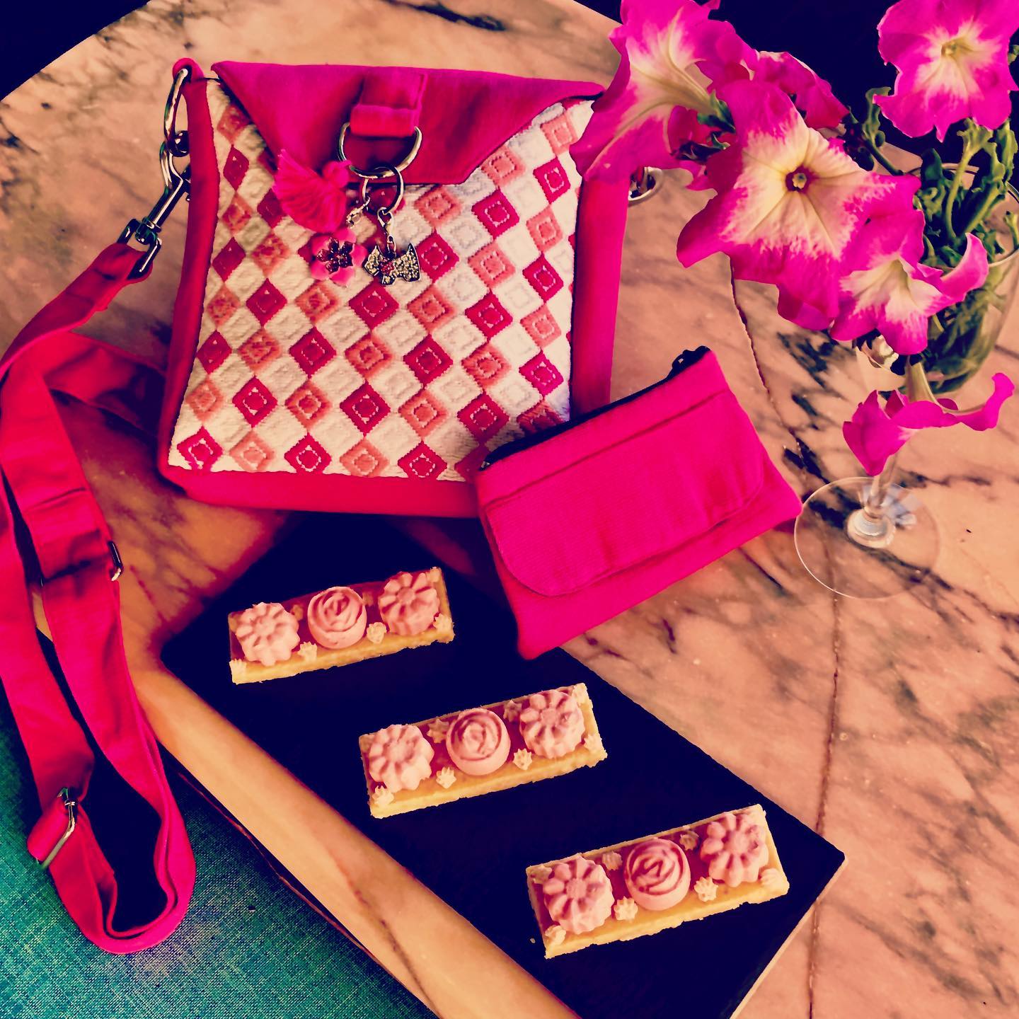 Pretty, pink, and perfect 👌... Fairtrade fashion bags by CFFT only @elegantemu Free Shipping ✈️✈️✈️. #elegantemu #cristinaforfairtrade #SayItFair #CFFT #fairtradefashionista #adavale #outbackqld #ethicalbrand #designerbags #handmade #slowfashion #onlineshopping #madeinguatemala #fashionbags #pinkbags #womensfashionstyle #ethicalstyle #giftsforher🎁 #limitededition #visitquipieshire #fairtradebags #trendybags #bestbags #freeshipping✈️✈️✈️ #ethicalliving