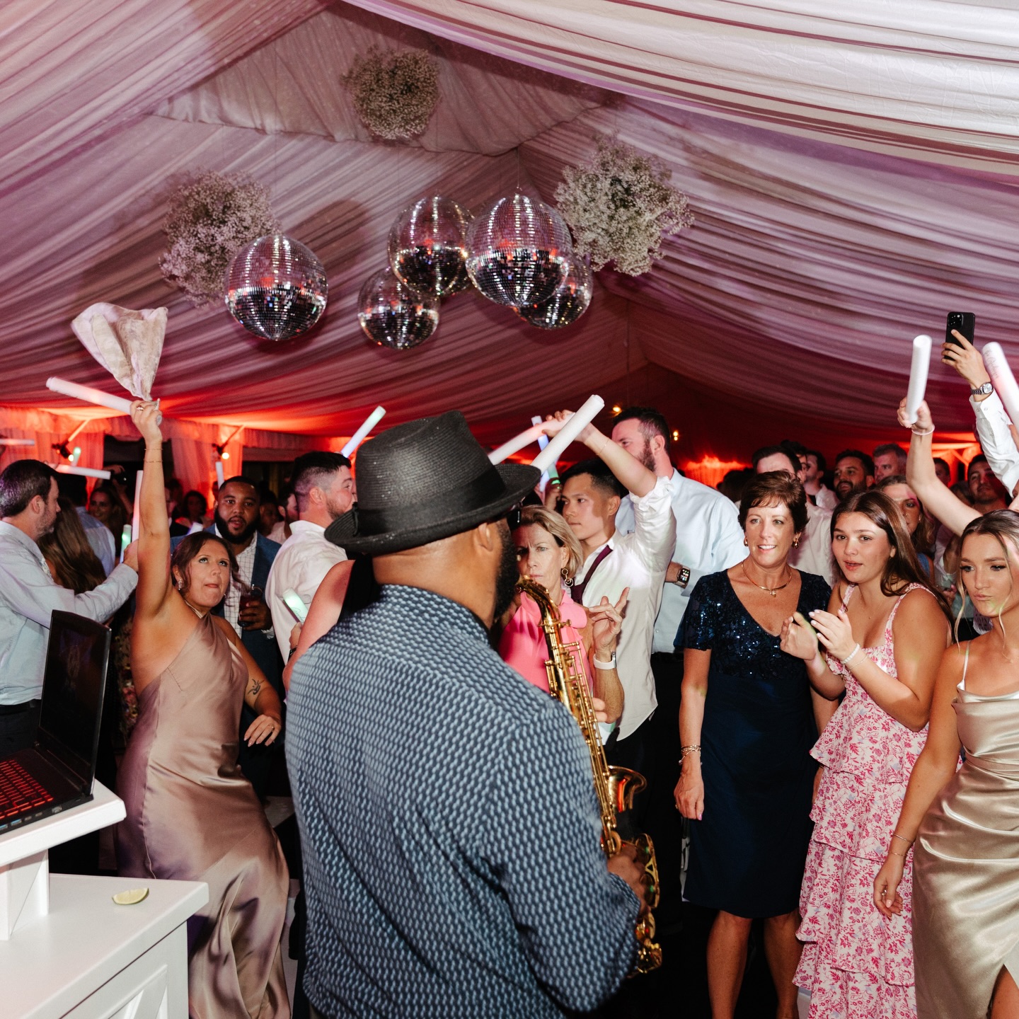 “More than just background music, a live saxophone player creates an interactive experience that captivates guests. Picture this: family and friends enjoying conversations as a talented musician plays melodies that resonate with everyone in the room.”
Click link in bio to explore more about Ezra On Sax.