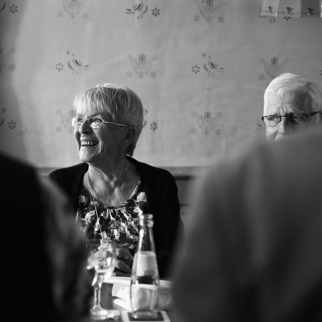 #keinerkenntdichbesser
Read until the end - you can win a shooting
Normally I try to avoid posts with any private pictures here. But this time I think it fits perfect. Because my grandmother turned 80 years some days ago and celebrated here diamond 💎 wedding 👰🏻 = 60 years being a couple with my grandfather 👴. Maybe I will never reach this. But I am so proud on them. Can you see the smile on her face?
And I asked her about their secret... I will tell you more in my following posts.
I just recapped my last 5 years of professional photography. I finally hit an crazy goal.
100 weddings
1.000 hours of shooting
2.000 GB in data
3.000 hours of retouching
10.000 people in front of my camera
20.000 € invested in my equipment
30.000 kilometers travelled
200.000 pictures
In the this post I do a lottery, you can win a free shooting for 2 hours, worth 350 €. To be used within the next 12 months in BERLIN, STUTTGART OR MUNICH.
The only thing you have to do is write a comment and like my account. I will select the person randomly and contact you in the next week.
#keinerkenntdichbesser