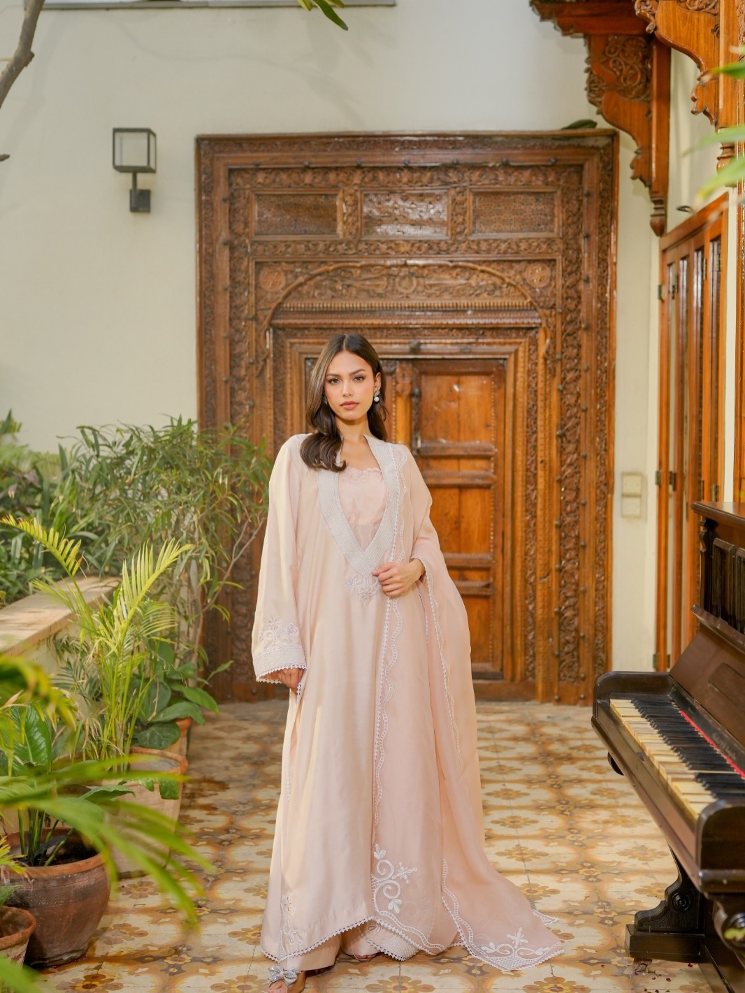 Grace in every stitch 🤍
A beautifully embroidered pink ensemble, thoughtfully designed for Ramadan evenings and Eid festivities.
