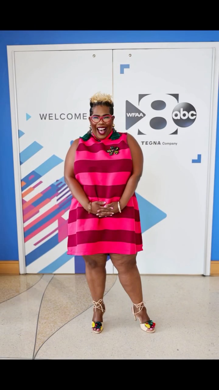 Well it’s Monday and I’m on the move— and already leaving Dallas this morning. I got a lot done while I was there, and I can’t wait to share more with you.
While in town, I taped a segment that aired Sunday, as a media contributor and midlife coach, I’m always grateful to my industry colleagues for continuing to think of me and trust my voice in conversations that impact real life in real time.
It was also good seeing @kimber_westphall_clonts , meeting @collinmyerswx and having the sweetest conversation with @morganyoungtv —such a cutiepie who’s about to become a new mama.🥰❤️🎉 #reels #explore #coachlife
Focused. Building and Grateful✈️❤️🙌🏾🙏🏾
MUA @iammeachyb
📸🎥 @otisclayborne