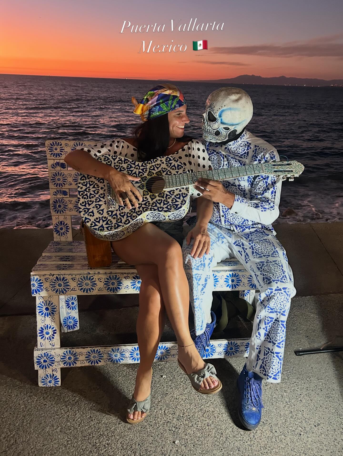 Oh Mexico 🇲🇽✨
@anarchapulco.official did not disappoint.
I was surrounded by some of the most incredible humans on the planet — true movers, shakers, and light leaders who are here to make our world better.
So grateful to represent @ezra_healing as we continue our mission of bringing a new health system to the world.
I was also blessed to finally meet my beautiful co-author Leah in person, and share time with my mentor, coach, and friend @jasonchristoff1 , who treated us to an unforgettable beachfront dinner.
Met so many amazing souls, had an NAD infusion, and even stocked up on some Silver Bitz ✨
Mexico magic is real.
👉🏽 @ezra_healing