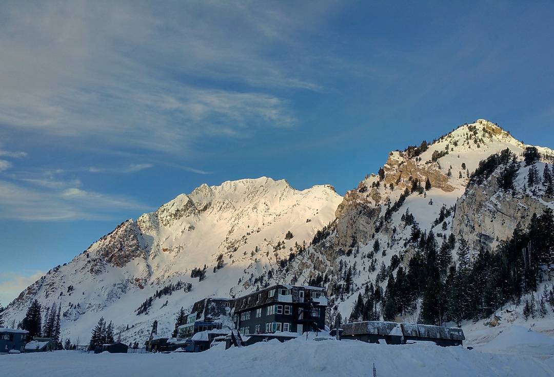 What a beautiful place! #alta #altaskiarea #snowbird #peruvianlodge #mtsuperior #powder #winter #skiutah #bestsnowonearth #shuttleparkcity #transportation #utah #ski #skiing