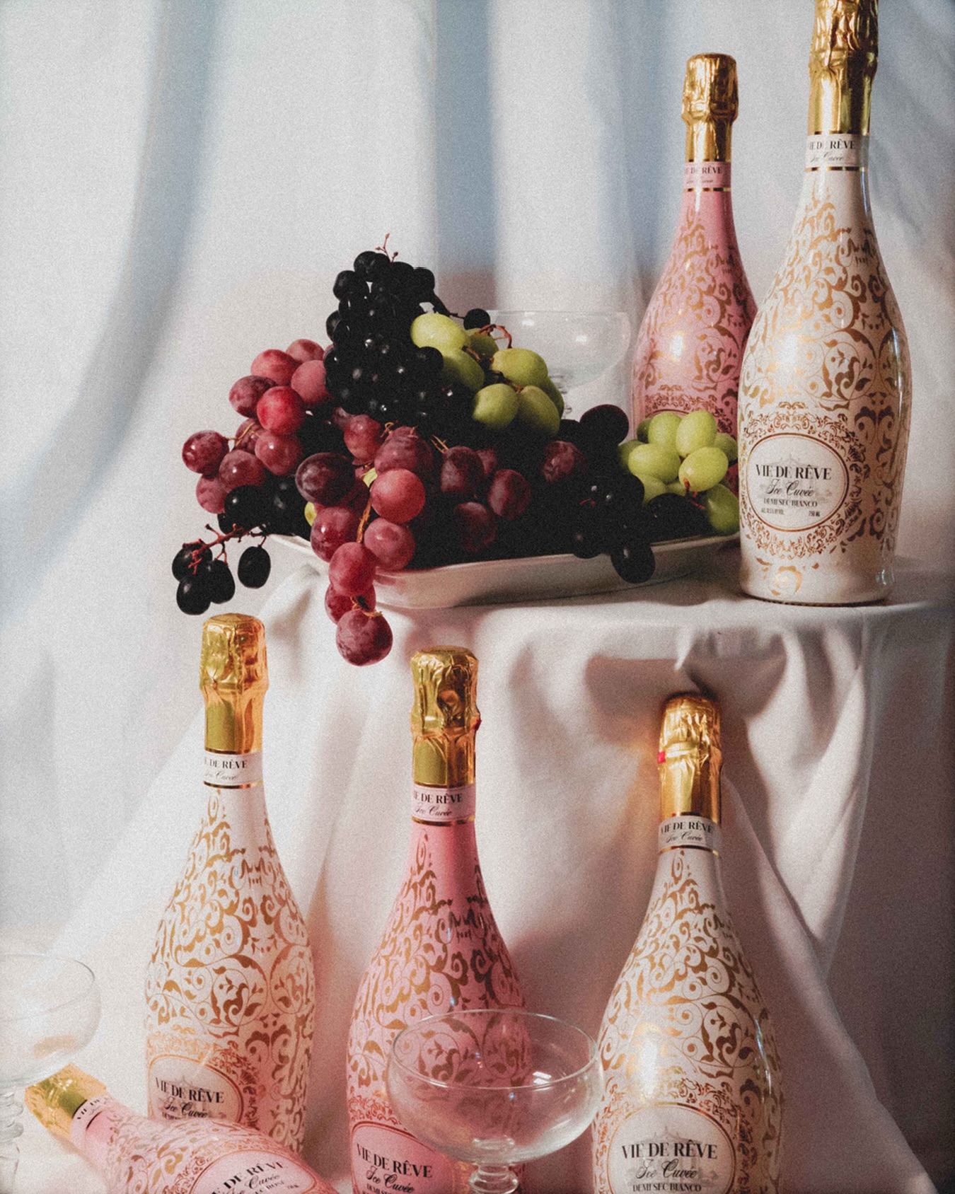 A table set for celebration.
All that’s missing is the first pour. 🍇🥂
#VieDeRêve #TimelessTaste #CelebrateLife