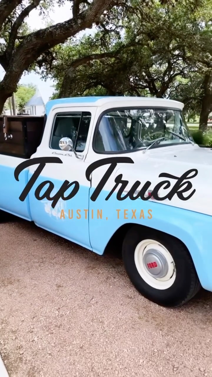 Where timeless style meets your favorite cocktails—right at the heart of your big day 🥂
#atx #atxwedding #atxweddingvendor #taptruck #explorepage