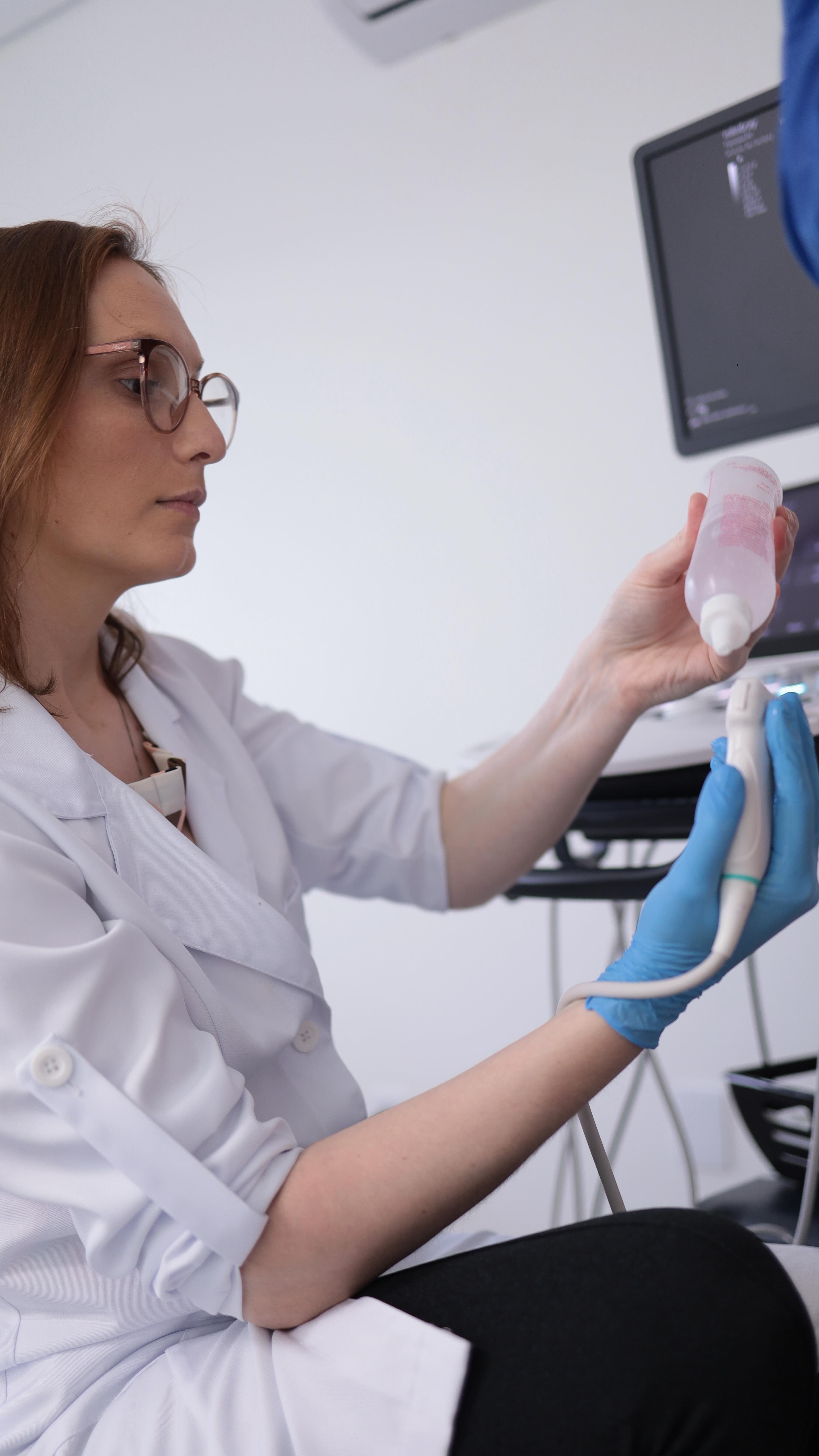 @andrieli.vascular | Embora pareçam semelhantes, esses termos indicam problemas vasculares com riscos e tratamentos completamente diferentes entre si.
Confira no vídeo como diferenciar cada quadro e entenda quais sinais de alerta merecem uma avaliação médica especializada.
#trombose #flebite #saudevascular