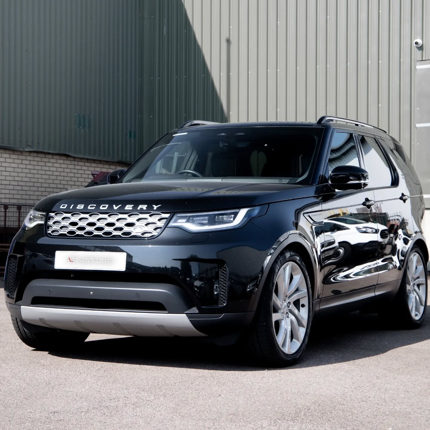 The most versatile commercial vehicle on the market today?
Land Rover Discovery 5 HSE Commercial with full Atlantechs convertible bulkhead seat conversion.
Hand trimmed, full grain Windsor leather. 3 point belts in all positions, high G in-body sled tested to N1 regulations, Isofix points and more.
Book your Commercial Land Rover in with us today. 🔧
#landrover #landroverdiscovery #commercialvehicle #commercial #seating #conversions #vanconversion #upholstery #defender #landroverdefender