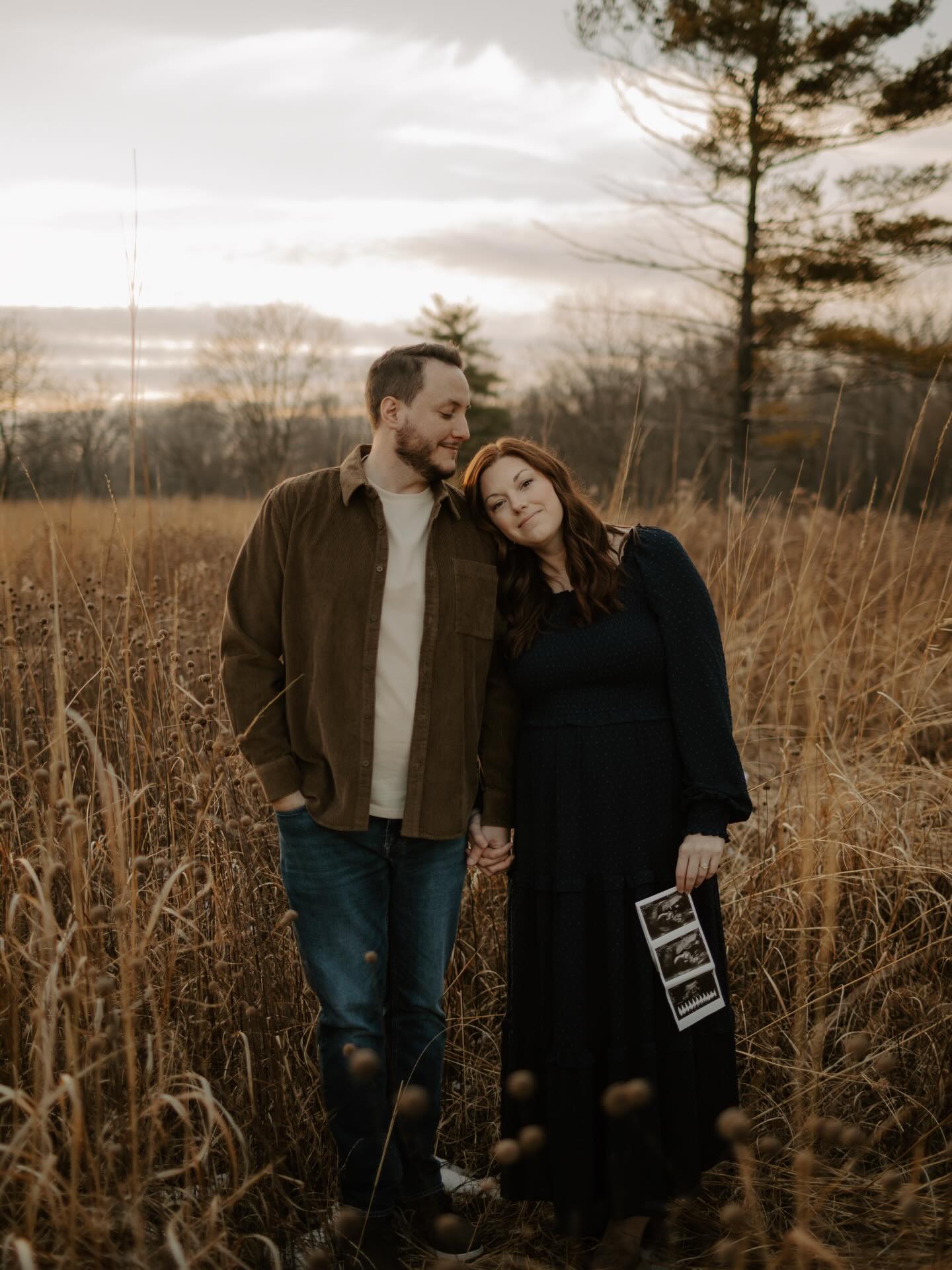 Just the sweetest golden hour maternity session for these two!
#indianapolisphotographer #indianaphotographer #midwestphotographer #indianamaternityphotographer #indianafamilyphotographer