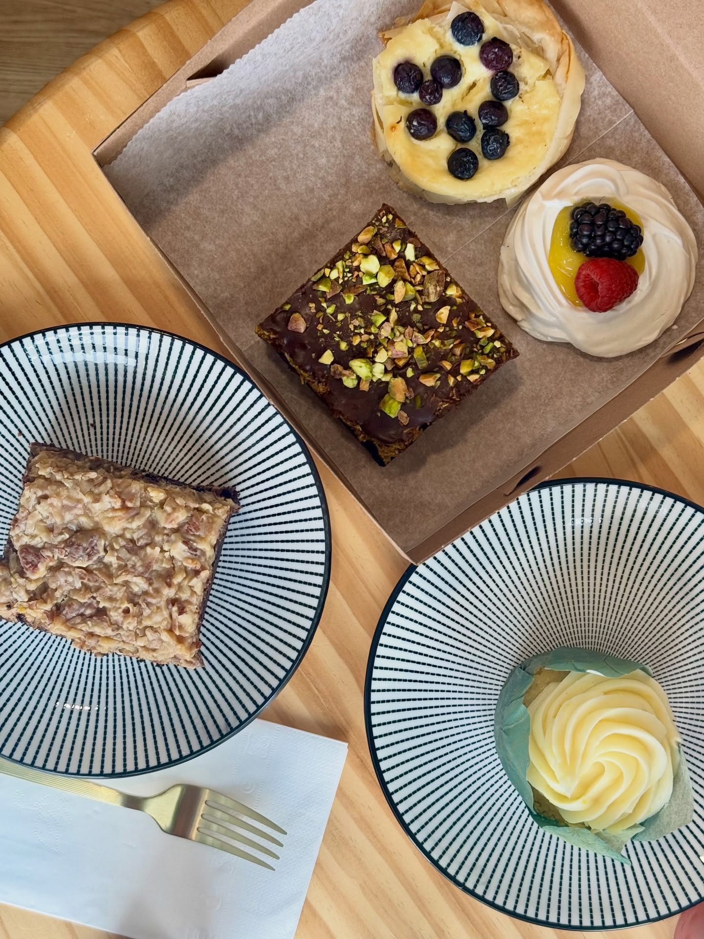 ☕️ The perfect Tuesday pick-me-up at @welovekrave
🧁 Fresh bakes, warm vibes, and something fabulous just for you.
🧋Pair it with a Sunny Bella or Freddo ☕️ and your Tuesday just got better. 💚
#welovekrave #AberdeenSD #SoDak #nextlevel #EuropeanStyle