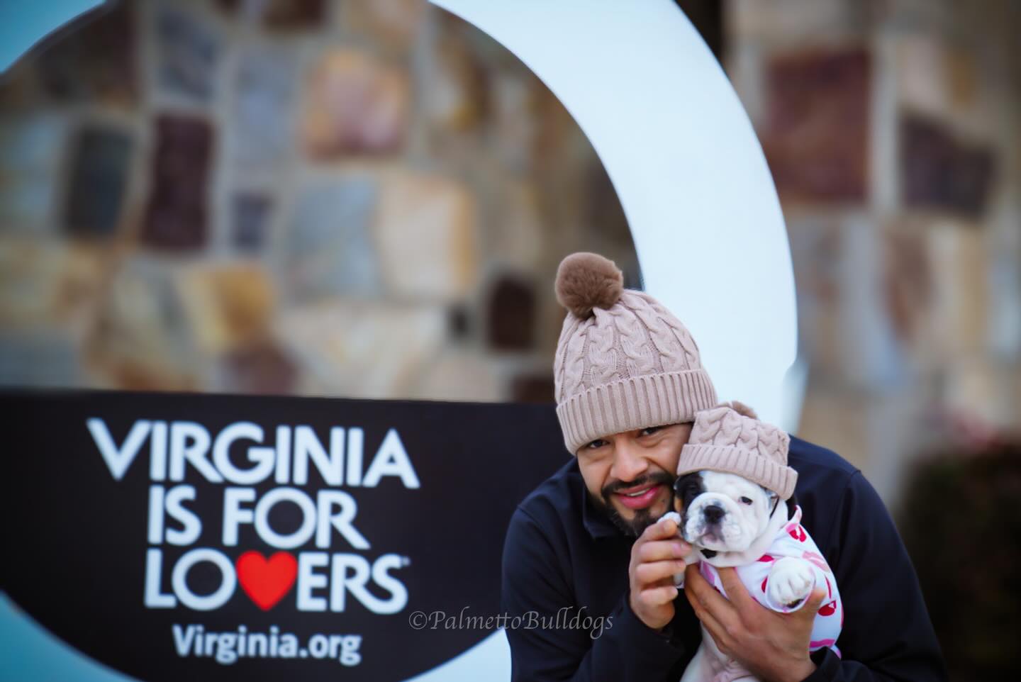 Got to have matching toboggans on our road trip … Yuri is now a proud resident of Maryland #palmettobulldogs #roadtrip #englishbulldogs #virginia