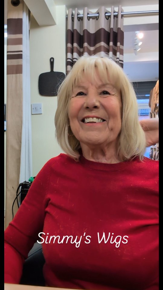 Perfect colour match! 💁🏼♀️😍💁🏼♀️ @simmyswigs
.
.
.
.
.
#wig #london #hairtransformation #natural #humanhair