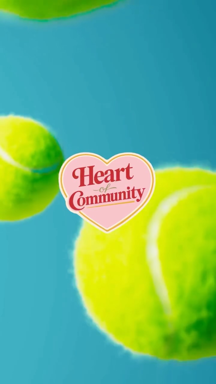 LA COMUNIDAD SE PINTA
Mañana sábado nos congregamos en @padelcompanymx (sede Reforma) para el #GrandSlam de @padelteamgourmet_mexico , con un takeover artístico que reúne a la comunidad para crear juntos.
Vení a pintar, elegí tu color favorito y sé parte de esta obra colectiva.
#heartofcommunity #tocreateistobecome