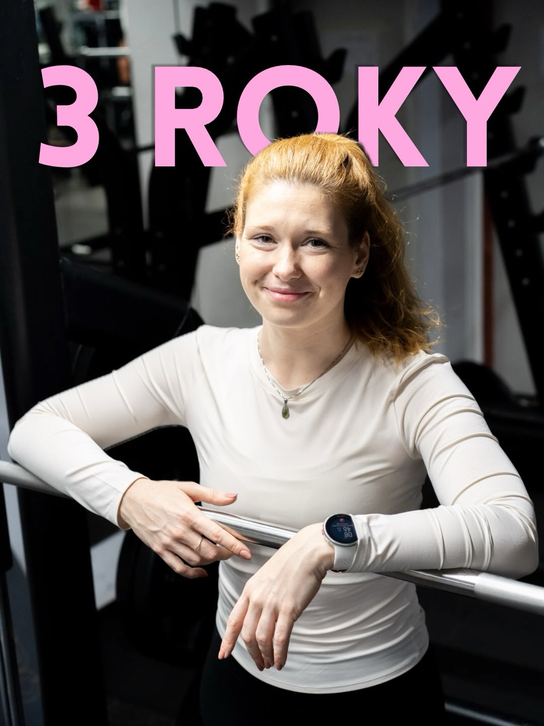 Dneska jsou to přesně 3 roky. Ne od tý doby, co jsem se rozhodla, že chci něco jiného, ale od tý doby co jsem udělala všechno pro to, abych to něco jinyho mohla dělat ❤️ zatím mě to pořád baví a jsem za svoje rozhodnutí ráda, tak na další spokojen roky práce 🥂
PS. Ted jsem oficiálně dýl trenér než architekt, když nepočítám vzdělávaní 🍸 ale kdybyste někdo chtěl pomoct přeorganizovat nábytek v obýváku, jsem k dispozici🪩 z koníčku se stala práce a z práce koníček 🪩 a architektura a sport budou navždycky moje dvě oblíbeny věci
📷 Foto by nejlepší @misapalatinus