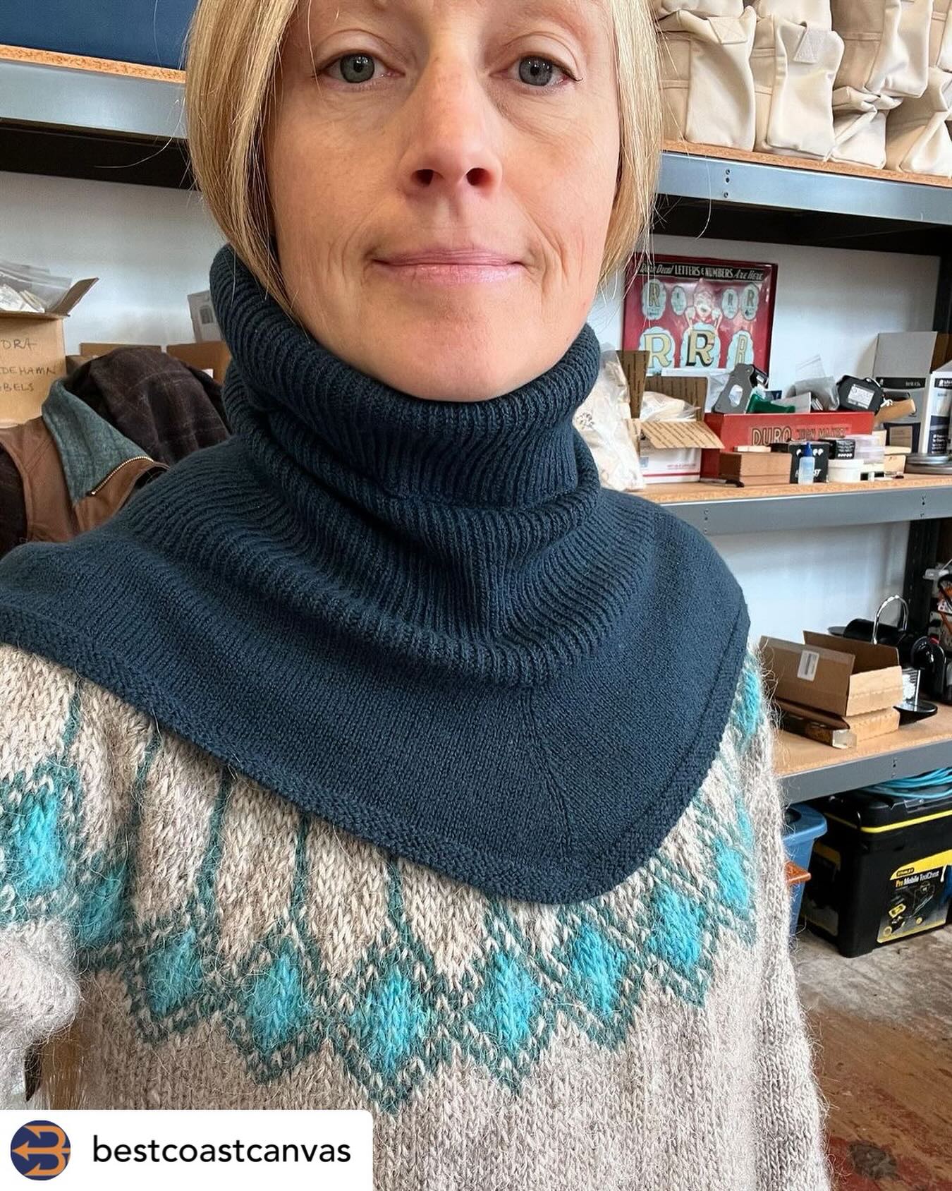 From @bestcoastcanvas: Who wants a neck warmer?! Those who know me know that I only ever design and make things that I will wear or use myself. 😊
For this neck warmer, I hand knitted up a sample and sent it to a guy with a knitting machine who sent me this sample in return.
Made of 100% merino wool, it is so soft 🐑 and “shingles” perfectly under a Shellback Sailor Smock ⛵️
