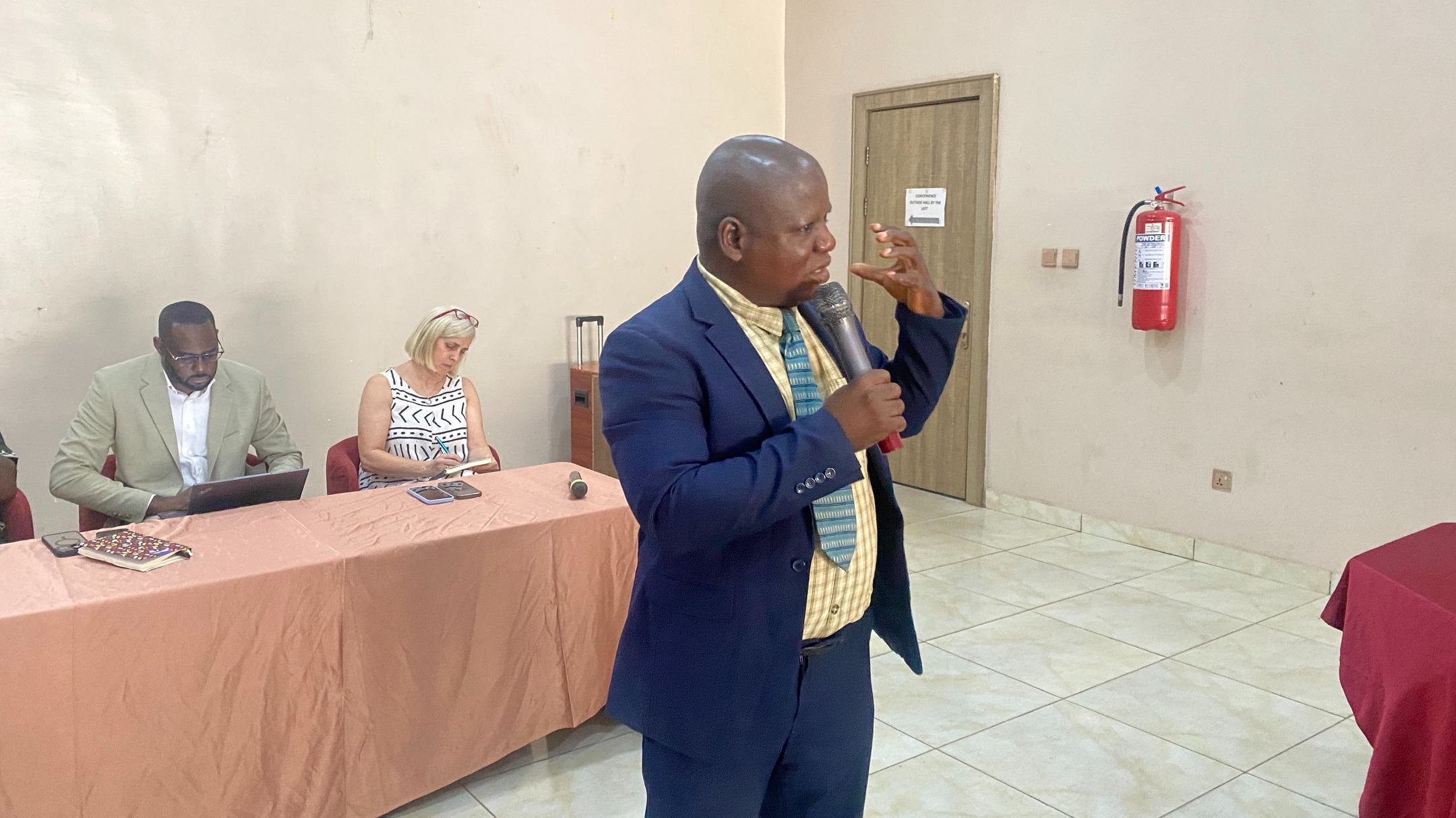 At the meeting hosted by the Benue Network of NGOs, held in the lead-up to the launch of the Benue People-Centered Public Safety Programme, the Community Policing Committees shared practical field experiences from Guma and Katsina-Ala Local Government Areas of Benue State.
The discussions highlighted emerging security and safety trends, including the shift from predominantly kinetic responses to more non-kinetic, preventive, and community-based approaches.
Participants examined community-driven early warning mechanisms and strengthened collaboration among traditional rulers, security agencies, and civil society actors. CPC members reflected on progress made in trust-building, as well as improvements in coordination between community structures and formal response institutions.
They emphasized the importance of strengthening grassroots intelligence gathering, enhancing communication channels between communities and formal security structures, and ensuring that safety remains people-centered, inclusive, and accountable.
The engagement also created space to exchange lessons learned, identify operational gaps, and propose actionable strategies to further enhance public safety across communities.
The meeting additionally provided a platform for the Security and Rights Team of the Open Society Foundations to hear directly from CPC members on the implementation of their action plans across the two local governments.