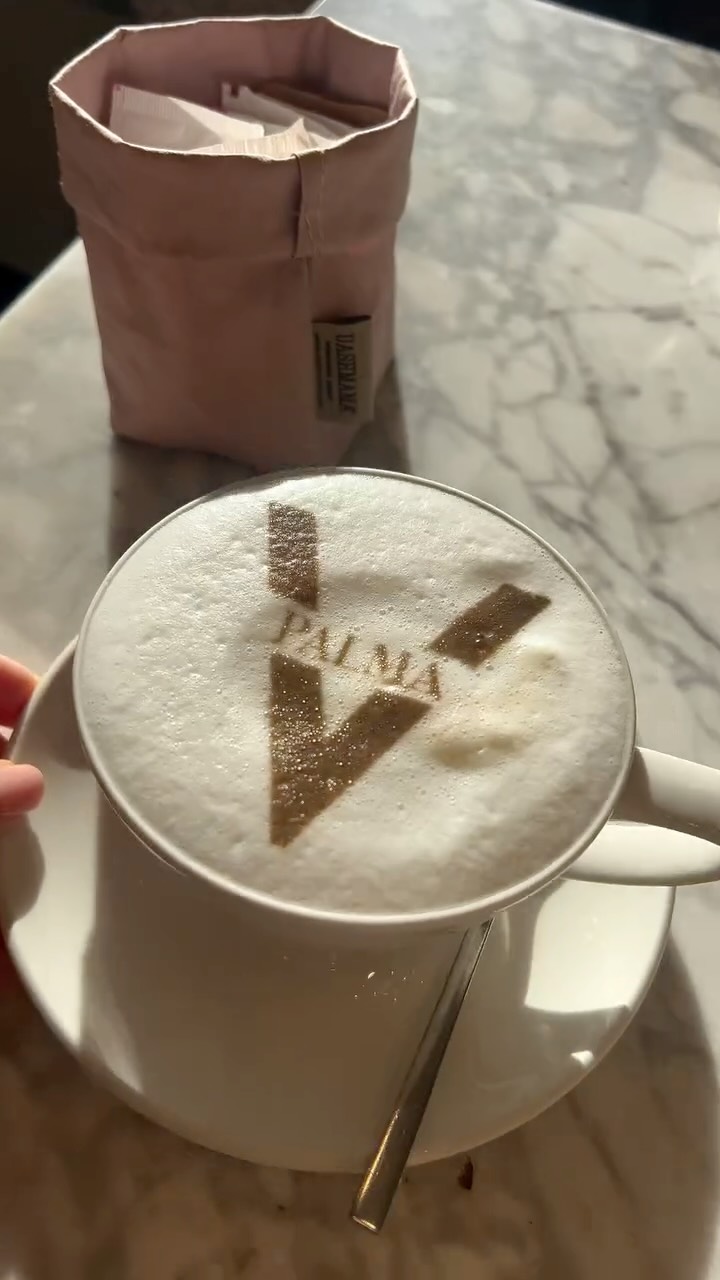 To busy to drink Palma V cappuccino
#salonpalmav #palmav #cappuccino
