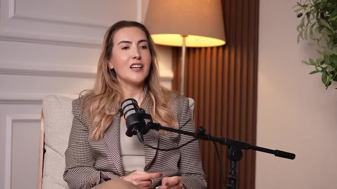 Building independence during homework time starts with simple strategies ✏️
Try the “3 Before Me” approach. Encourage children to try three things before asking for help (for example: reread instructions, check notes, or look at examples).
This supports problem-solving, confidence, and ownership of their learning while still letting them know support is there when needed.
🎧Listen now on our YouTube channel. Link in bio.