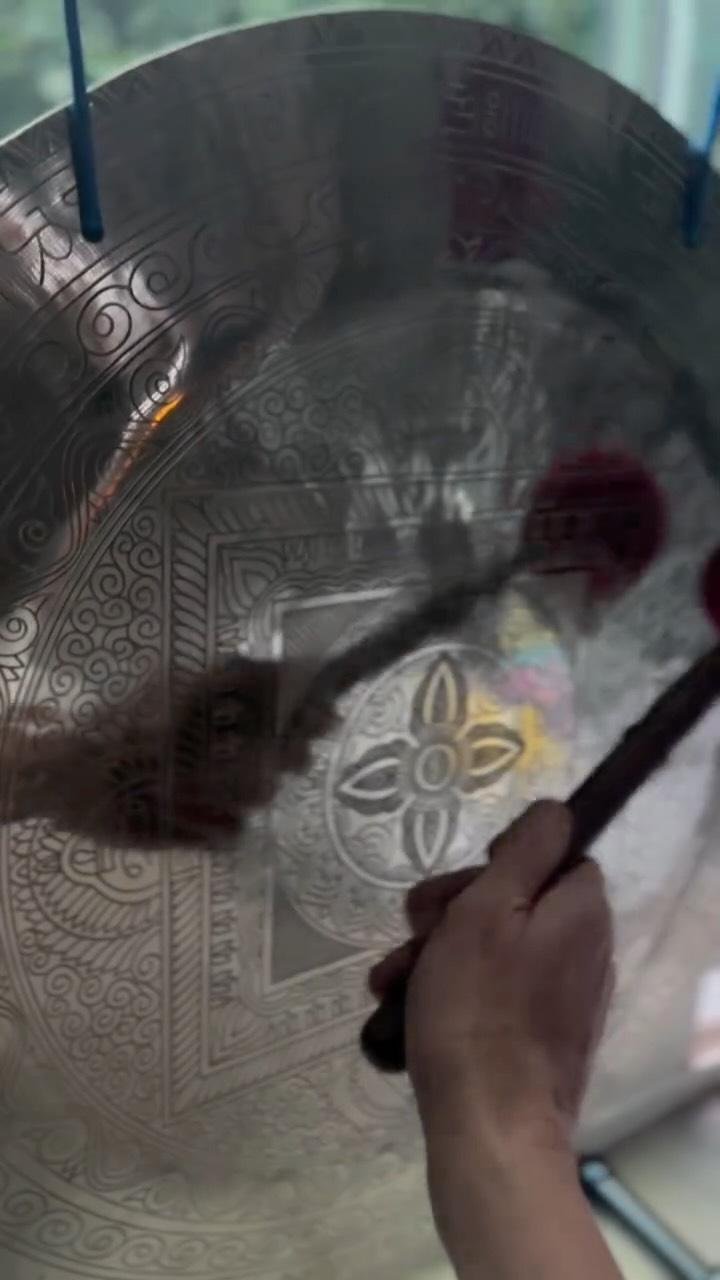 Move the energy
#soundhealingjourney
#healingvibrations
#embodiedhealing
#somatictherapy
#somatic