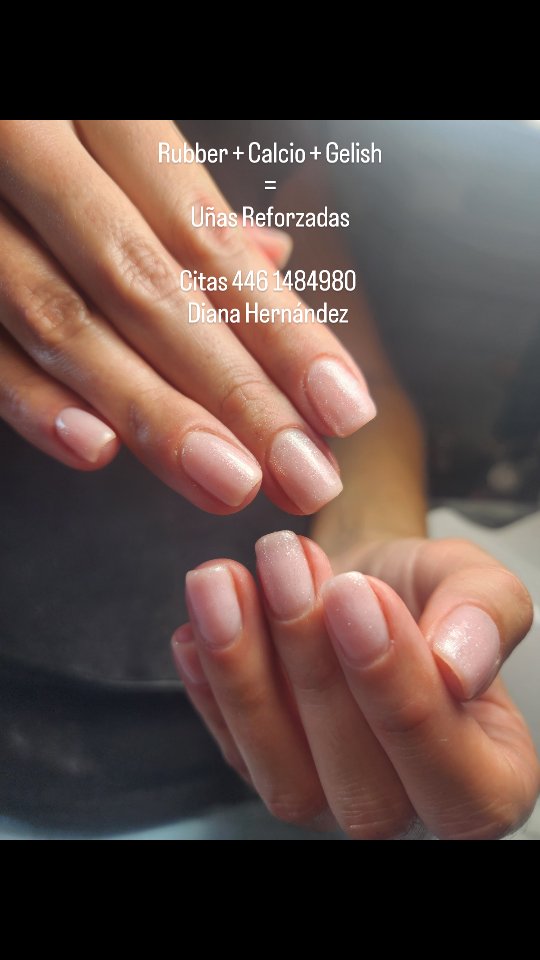Rubber + Calcio + Gelish
=
Uñas Reforzadas
Citas 446 1484980
Diana Hernández