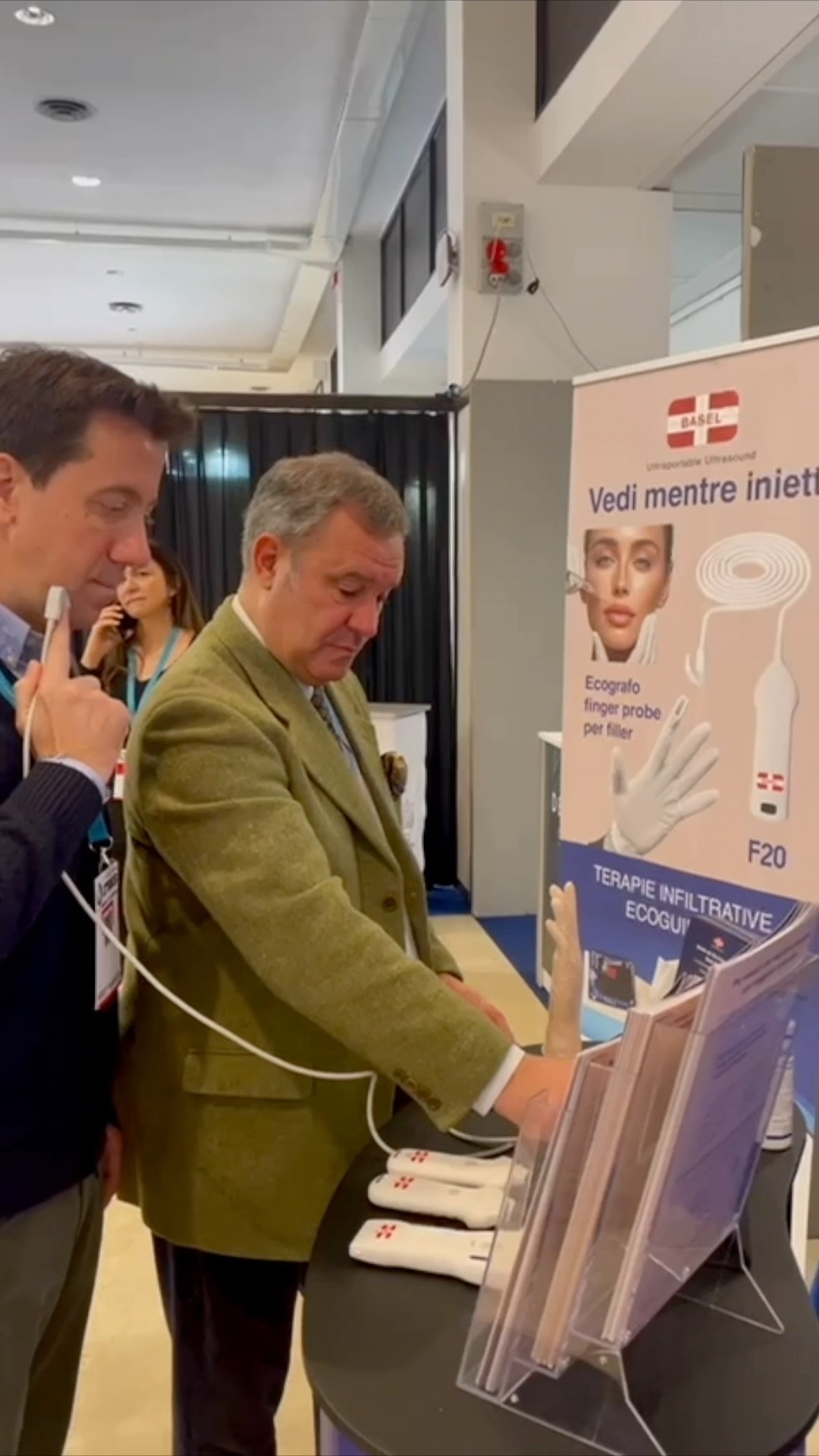 In occasione del Congresso Internazionale di Medicina e Chirurgia Estetica – SIES 2026, a Bologna, Basel Plus ha presentato ufficialmente la sonda ecografica FingerProbe F20.
Progettata per le terapie infiltrative ecoguidate, F20 integra tecnologia ultraportatile e visualizzazione in tempo reale, consentendo al medico di lavorare con una mano libera e maggiore controllo durante l’iniezione.
La dimostrazione live al congresso ha suscitato forte interesse tra i professionisti del settore, evidenziando il valore clinico della guida ecografica ad alta frequenza (16–24 MHz) applicata alla medicina estetica.
Con F20, Basel Plus introduce un nuovo standard di precisione e sicurezza nella pratica quotidiana.
Passa a trovarci allo stand n.28 Basel Plus.
#SIES2026 #SIESVALET #MedicinaEChirurgiaEstetica #MedicalEducation #CongressExperience
#sies #medicinaestetica #congressosies2026 #siescongressobologna
#BaselPlus #F20 #Ecografia #MedicinaEstetica #SIES2026 #VediMentreInietti