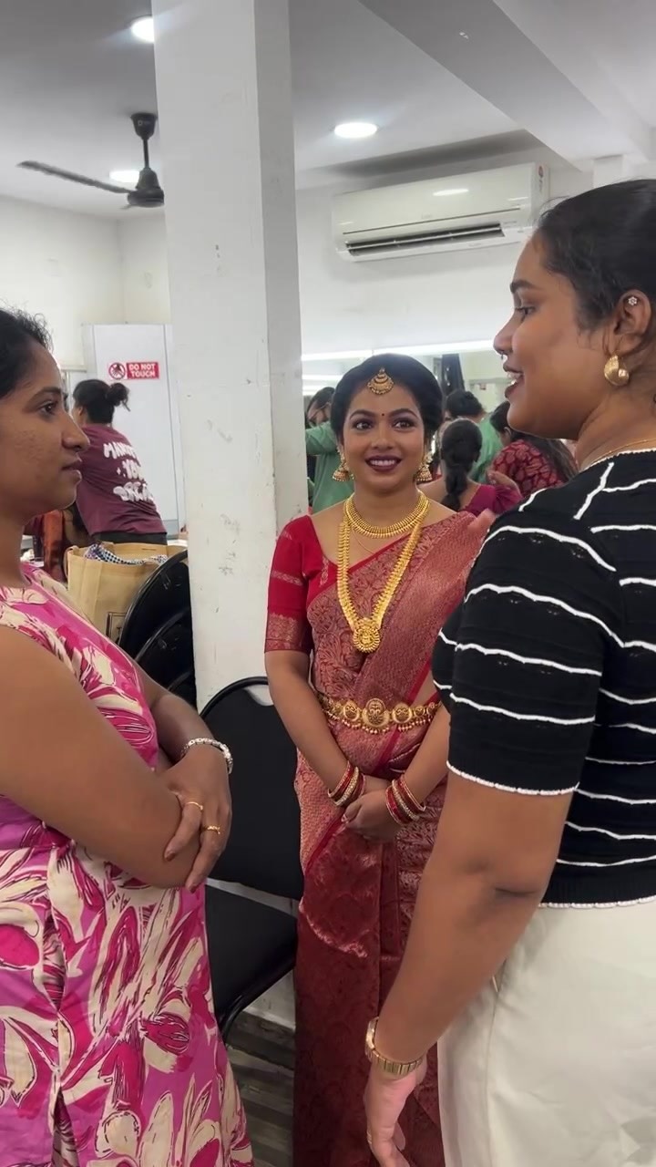 Bridal Routine Correction Day 5 Hindu Bridal Look ♥️
Face Palette Makeup Academy – Certified by EICBI, London, is Kochi’s leading destination for professional makeup education! 🌍
📅 Upcoming Batches: Internationally certified by EICBI, London.
🎓 Diploma in Makeup Artistry – 27 Feb
👰 Bridal Makeup Course – 27 Feb
Face Palette certified.
💫One day masterclass - Mar 21st
💄 10 Days Bridal Makeup Workshop- 06 Mar
👗 Fluffy Saree Draping – Mar 10
🌐 Learn at our Kochi academy or join us LIVE online from anywhere in India or abroad!
📞 Call/WhatsApp: 9847074073 to book your seat today
#makeupacademy #bridalmakeup #keralabride #professionalmakeup #makeuprecreation