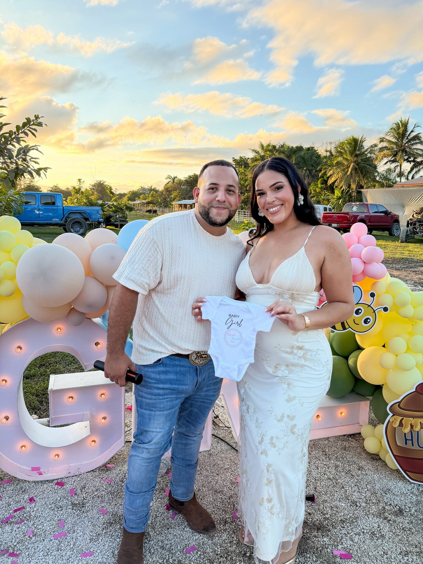 Thank you for trusting us with such a special moment in your lives.💕✨🎉
.
.
.
#genderreveal #genderrevealideas #genderrevealmiami #genderrevealflorida #miamipartyplanner