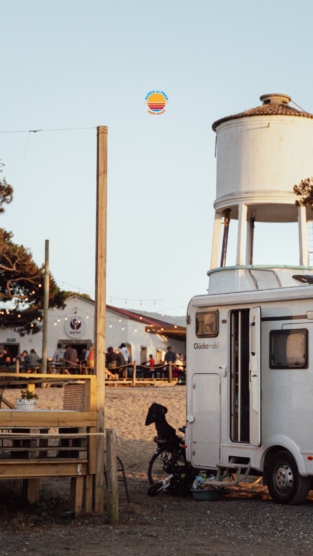 Aqui o tempo é outro. E tu também. A Aldeia não se visita — vive-se.
Time flows differently here. And so do you. Aldeia isn’t a visit — it’s a vibe.
#VibeAldeia #Notoriedade