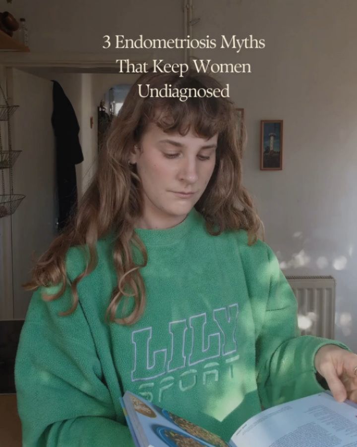 March is Endometriosis awareness month.
Endometriosis is not “just a bad period.”
It’s a chronic, inflammatory condition that can affect the ovaries, bowel, bladder, pelvic nerves and far beyond.
Yet on average, women wait 7–10 years for a diagnosis.
If you’re navigating endometriosis and want to understand how inflammation, hormones, and gut health play a role, you’re not alone here. Follow along for nutrition advice on how to ease endometriosis symptoms.
#EndometriosisAwarenessMonth #WomensHealth #HormoneHealth #EndometriosisSupport