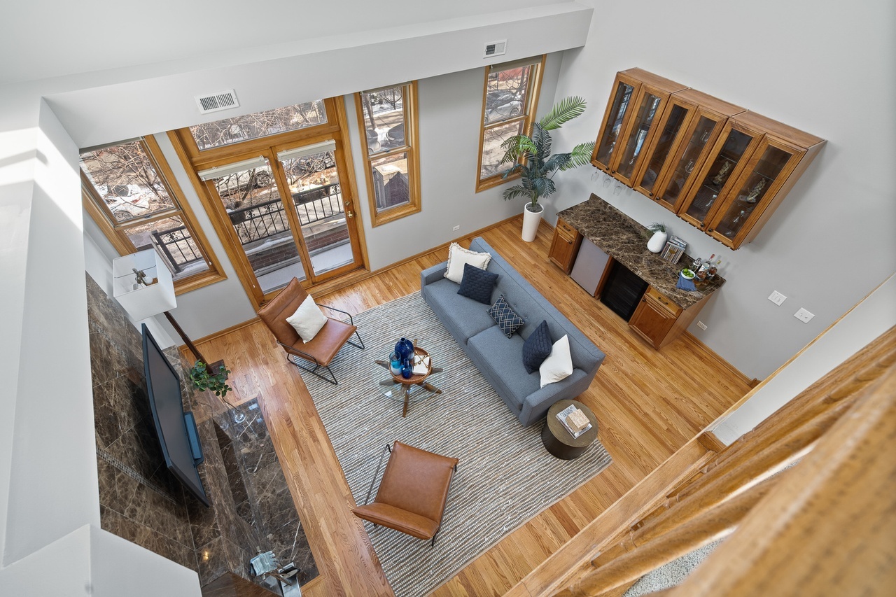Take in the view from above 👀 #chicago #chicagorealestate #havenhomestager #chicagohomestaging #stagingworks #stagingsells #staging #homestaging