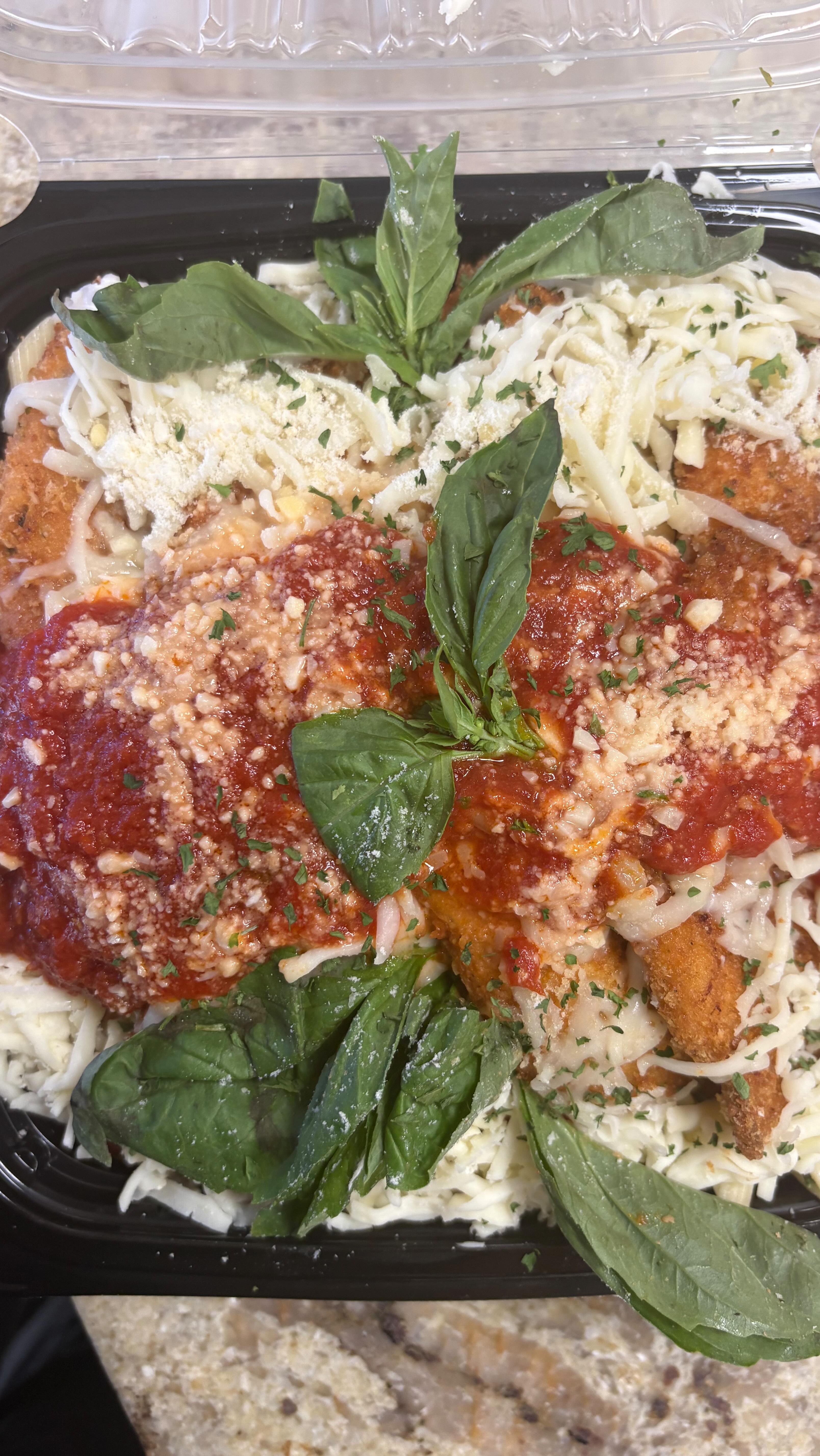 Our grab-and-go fridge is stocked.
Chicken Parm.
Chicken Broccoli Ziti.
$20 each. Feeds 2 people.
Dinner handled. Come grab it before it’s gone.
#MilanosEastBoston #EastBostonEats #GrabAndGo #BostonFood #FamilyDinner