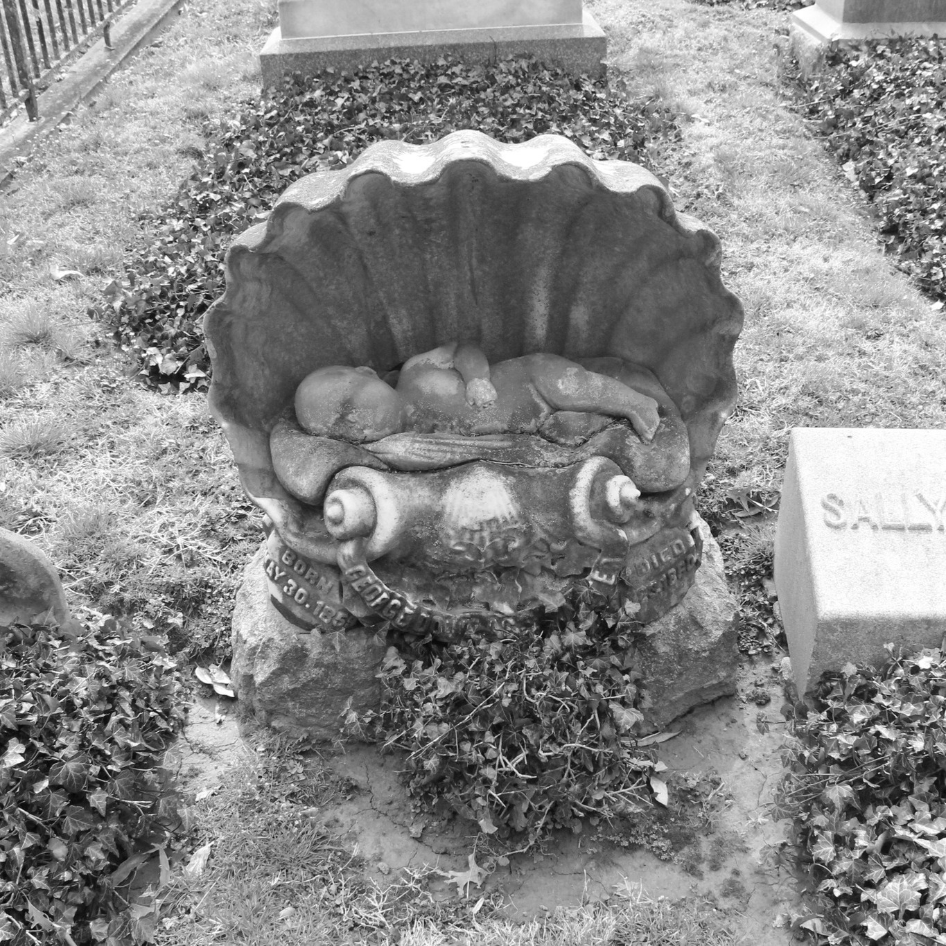 Cave Hill Cemetery, Louisville, KY
#cavehillcemetery #cemeteryphotography #louisvillecemetery #kentuckycemetery #historiccemetery #cemeteryshots #uniqueheadstones #cemeterystatuary #tombstonetravels #taphophile #shellbaby #cemeterywandering #blackandwhitephotography #cemeteryscene