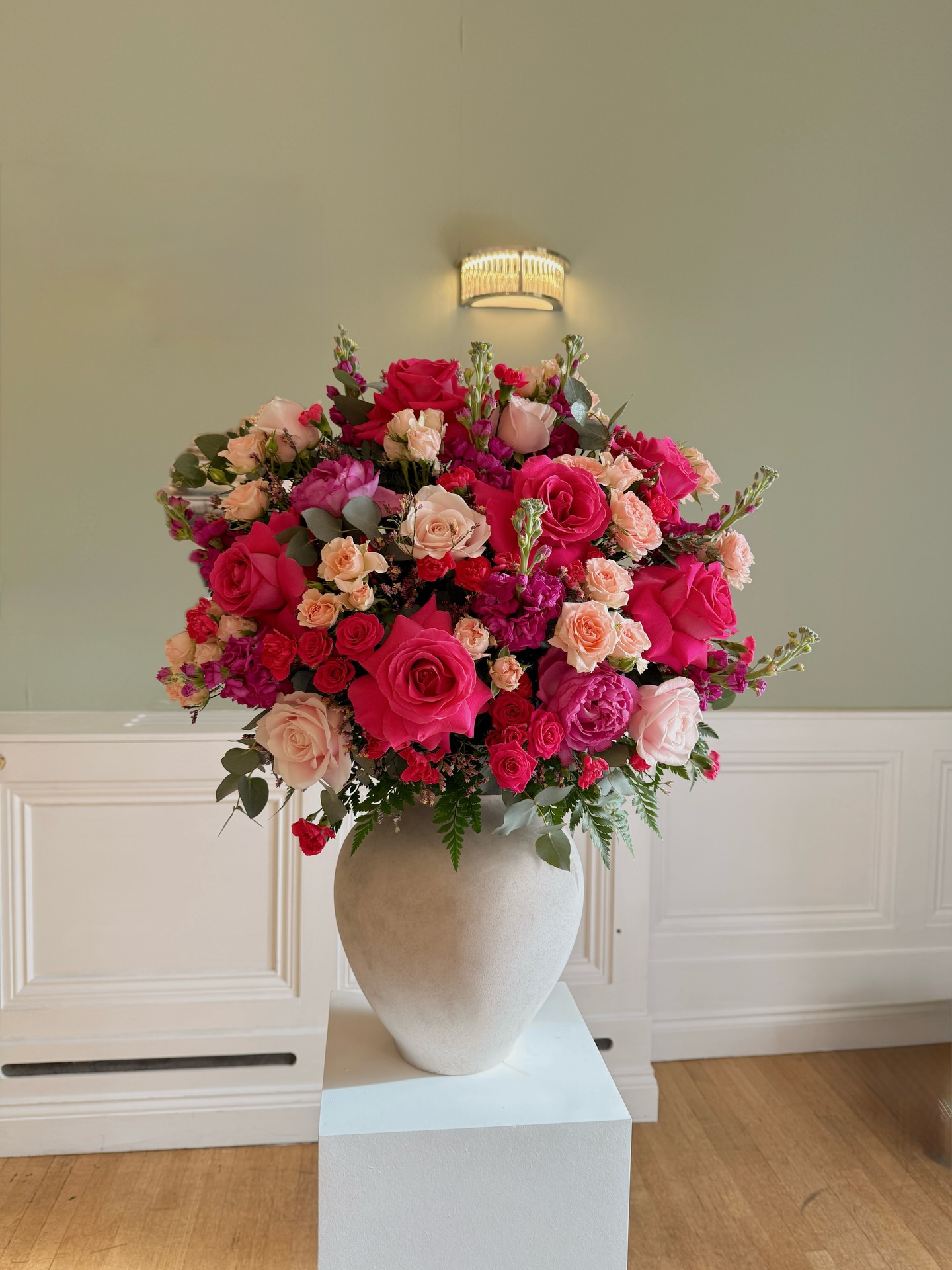 All pink. All impact. 💗
Getting married? 🤍
Let’s talk wedding flowers and bring your ideas to life, book a consultation with Monet and we’ll create something truly personal to you.
𝐰𝐰𝐰.𝐦𝐨𝐧𝐞𝐭𝐬𝐟𝐥𝐨𝐫𝐢𝐬𝐭𝐫𝐲.𝐜𝐨𝐦
or click the 𝐋𝐈𝐍𝐊 𝐈𝐍 𝐌𝐘 𝐁𝐈𝐎
📍 @weddingsateasthampsteadpark
🌸 @monetsfloristry