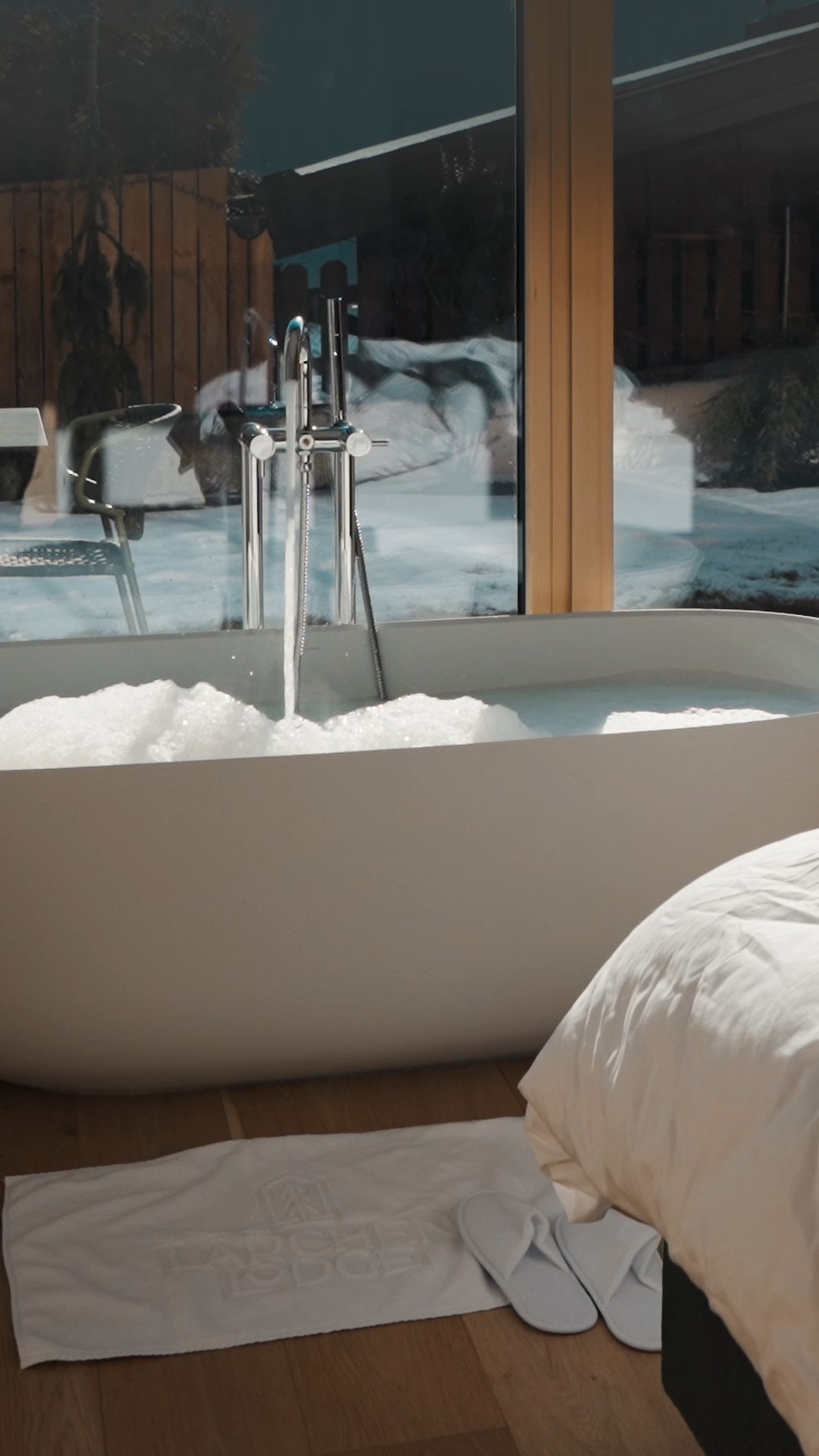 Winter at its finest ❄️🏔️
Wake up at Lärchenlodge, breathe in the crisp mountain air —
and head straight to the slopes.
⛷️ Perfect runs at Schlick 2000
🏔️ Snow-reliable skiing at Stubaier Glacier
🌨️ Winter hiking, sledding, or simply soaking up the alpine sun
After a day in the snow, your warm apartment with natural larch wood and cozy alpine design awaits.
A place where winter adventure meets stylish comfort.
Your winter escape in the Stubai Valley.
📍 Fulpmes, Tyrol
#Lärchenlodge #WinterEscape #StubaiValley #Schlick2000 #StubaierGlacier #SkiHoliday #Tyrol #alpineliving