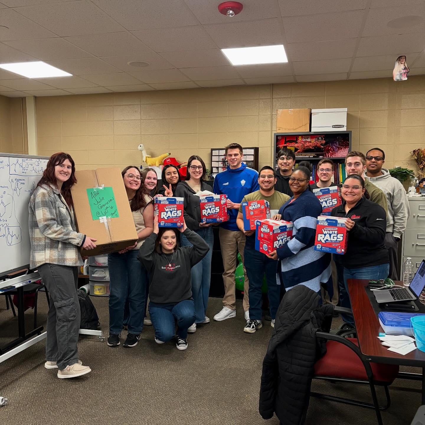 The Keleher Research Group got a very special delivery today! HUGE THANK YOU to @carlygraverson and @julesgravy for the shop towels!! We are so grateful for them and your support!
#KRG #KRWE #chemistry