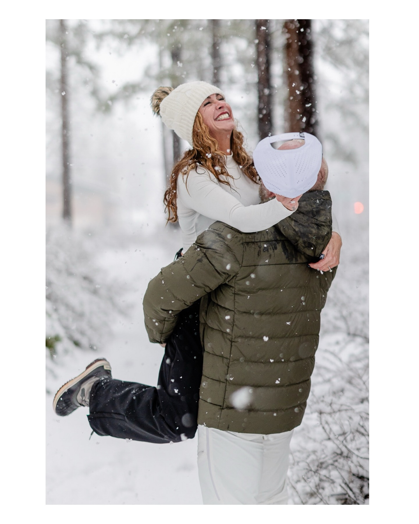 Photos in the snow are always a fun time. Thanks to Kori and Jacob for being up for the adventure.
From a photographers perspective, I’m still blown away that the autofocus of modern cameras is as good as it is. Not that many years ago I would have had hundreds of images focused on snowflakes.