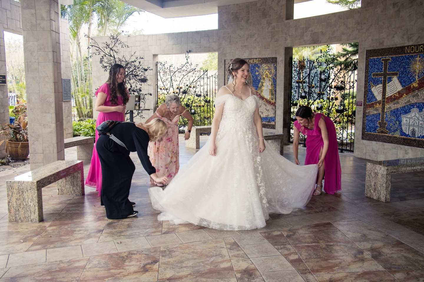 Behind every magical first look is a planner making sure the little things are just right!
Your dress? Fluffed.
Hair? Perfect.
Tissues? On standby.
These are the moments you’ll remember forever and I’m always right there making sure you’re fully present, stress-free, and picture perfect!
#stpeteweddingplanner #tampaweddingplanner #weddingseason2026 #travelingweddingplanner #weddingfirstlook
@tinaortiztinaortiz