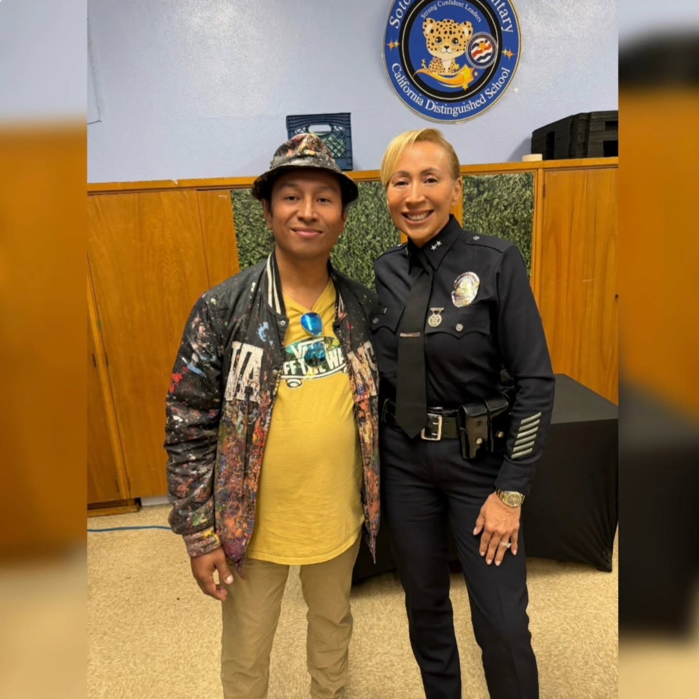 While visiting Soto Street Elementary School for Career Day, Deputy Chief Ruby Flores met world-renowned Los Angeles artist @therobertvargas
Robert shared information about the mural he painted at the school titled Promise of a Brighter Future. While the mural was being created, students were selected to participate in a course that taught them about the details of the creative process, and gave them a little hands-on experience as well!
CSPB recognizes the immense talent in Los Angeles and is proud of the communities we serve ๐