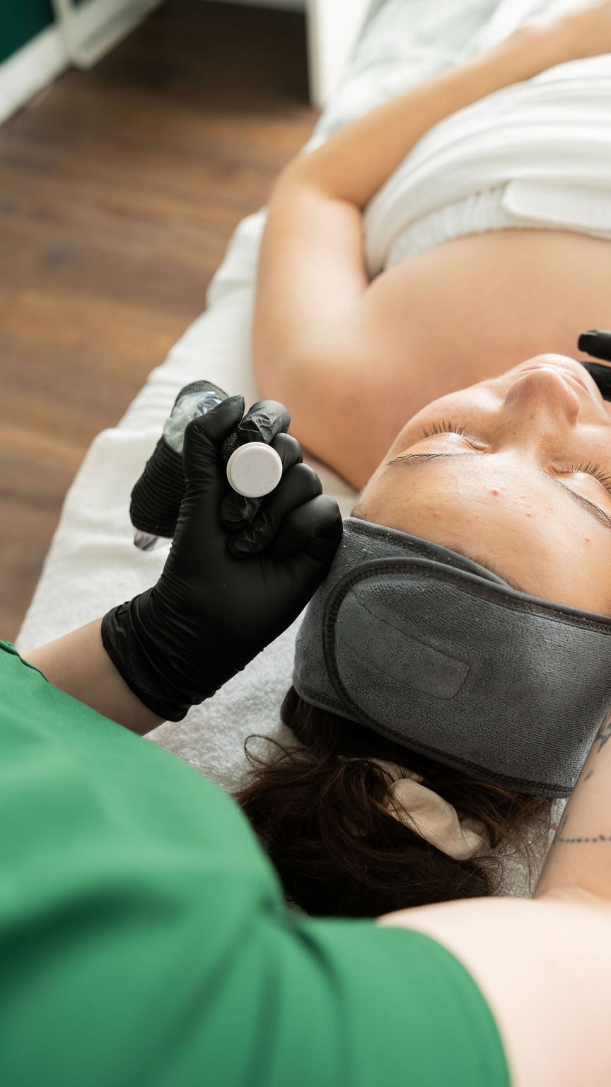 Not all facials are created equal.
If your goal is long-term skin strength, smoother texture, and real collagen support- microneedling is one of my top recommendations.
After 30, collagen production declines every year. This treatment creates controlled micro-injuries that trigger your skin’s natural repair response, leading to firmer, healthier skin over time.
It’s not about instant gratification. It’s about building better skin month after month.
Send us a DM if you have any questions 🤍