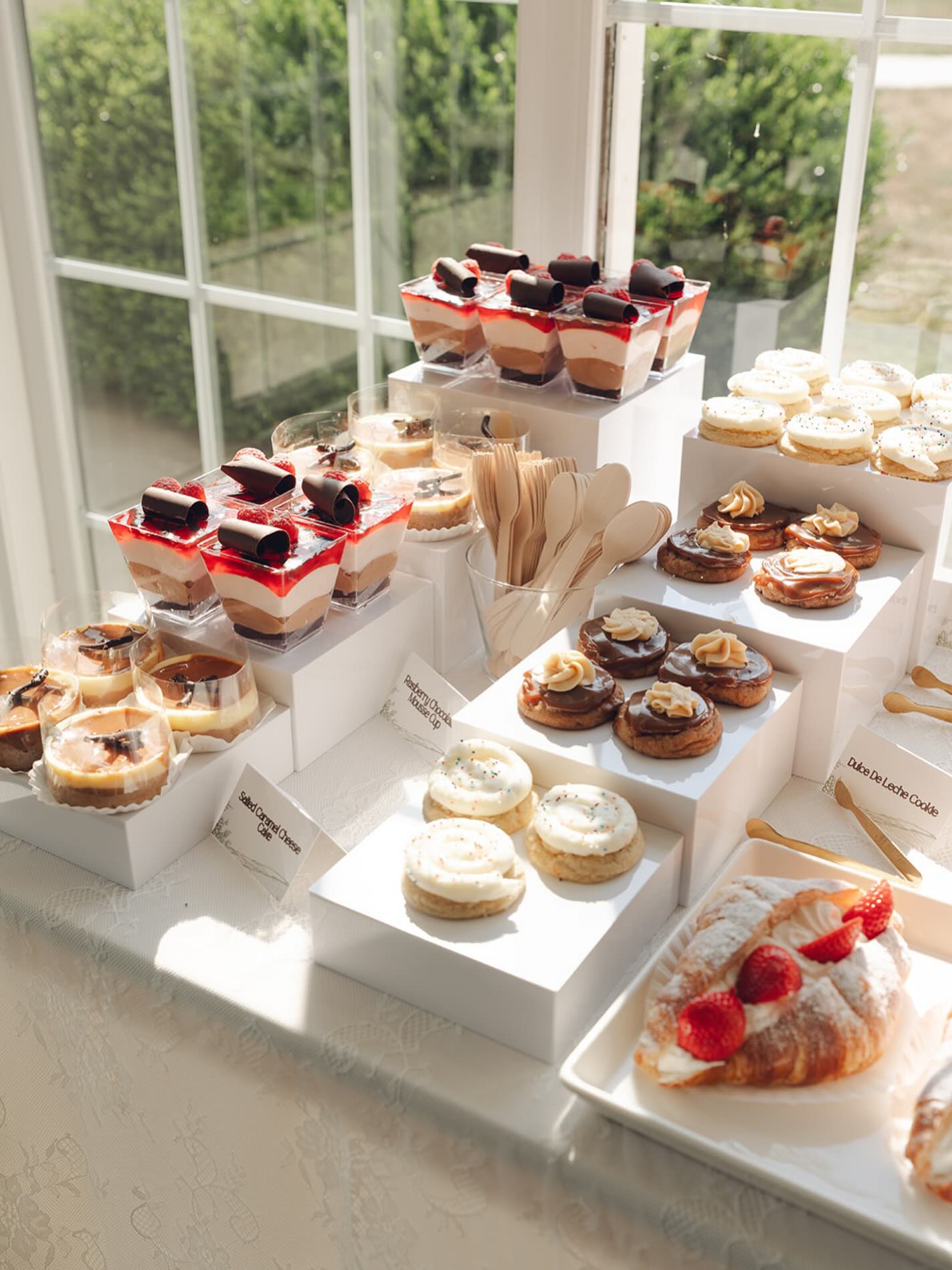 Love is sweet… but this dessert table understood the assignment. 🍰
Coordination - @dmvweddingsandevents
Venue - @springfield_manor
Photo - @isabelbrachophotos
Florals - @thurmanandfig
Hair - @beyond.the.updo
Make up - @beautifulliflawedbridal
Mocktail supplies - @gatewayliquors
Rentals - @countrycreekfarmhousetables
Photo booth - @activephotobooth