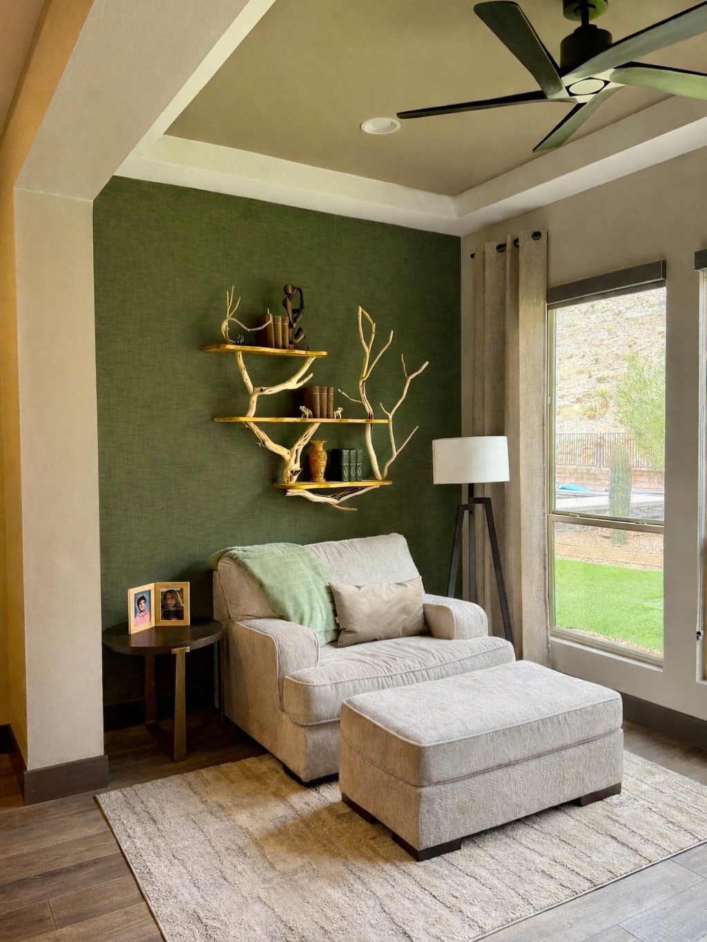 A fun little spruce for this primary bedroom retreat 🌿