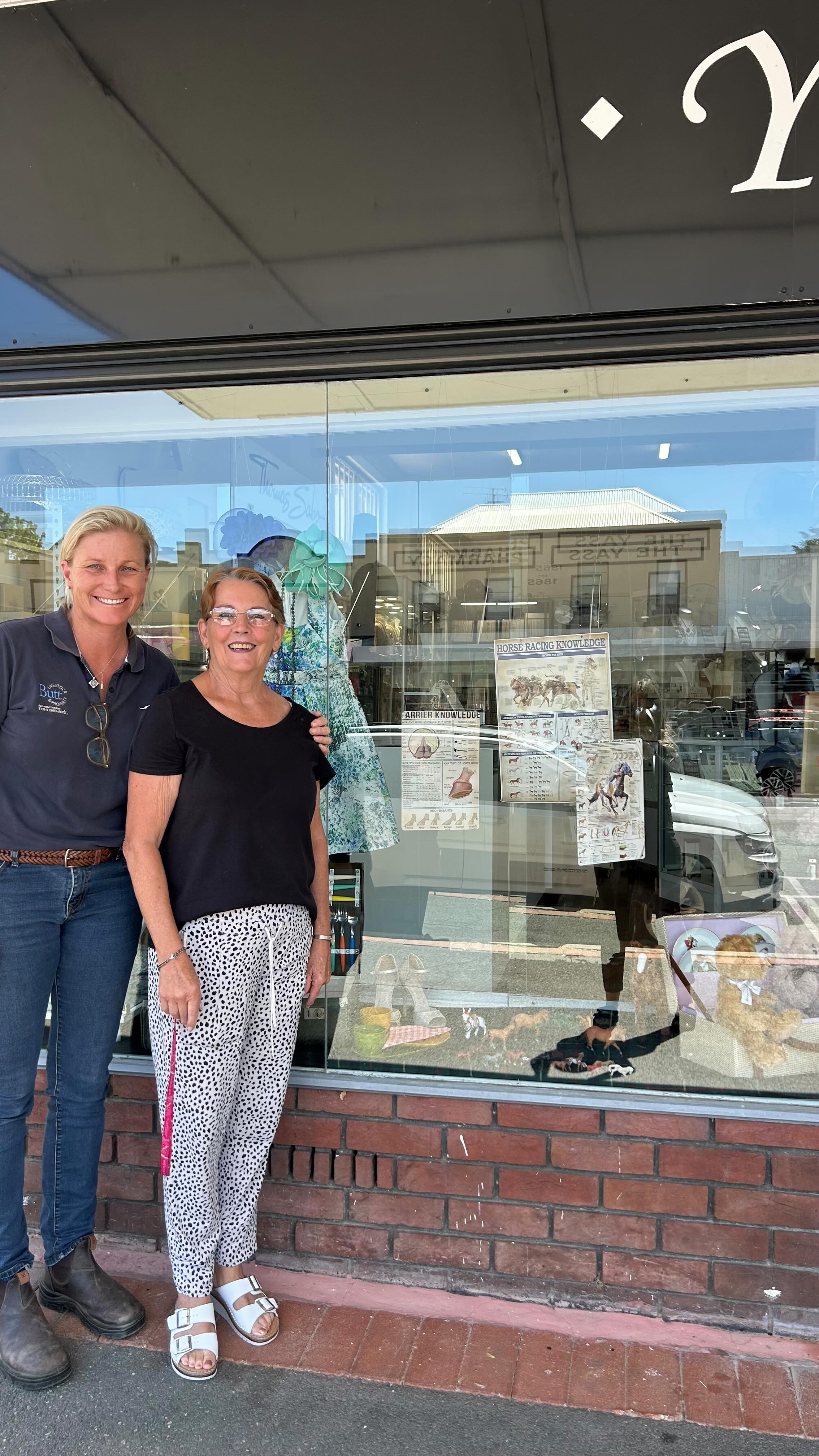 We are pleased to share that the winner of our Front Window Competition is Yass Jewellers.
Their race‑day inspired video and display really captured the spirit of the Yass Picnic Races, and we are grateful for the effort and enthusiasm they put in.
Thank you to all the businesses who joined in and supported the competition. We look forward to seeing you trackside on Saturday!!!!